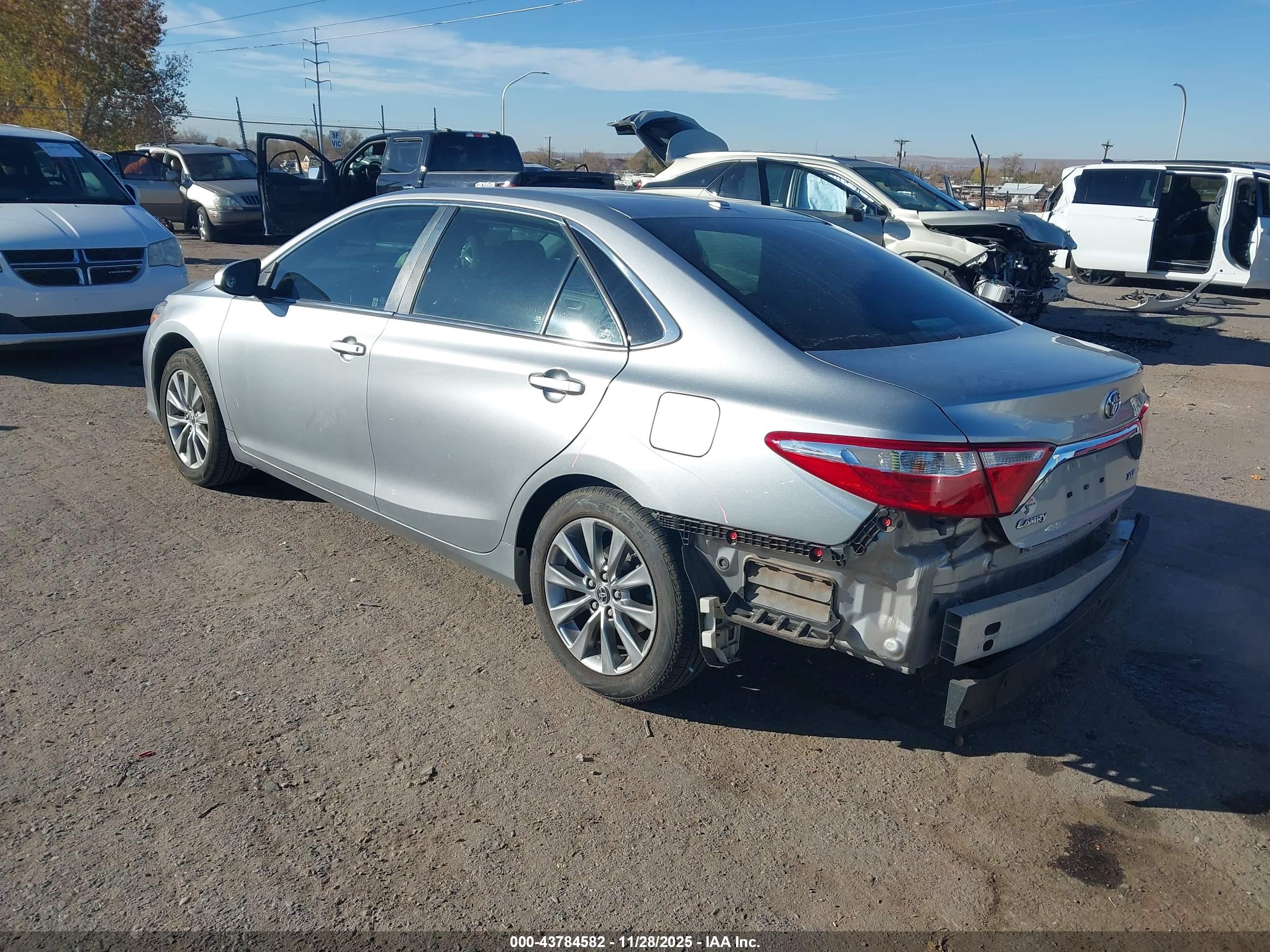 TOYOTA CAMRY image 3
