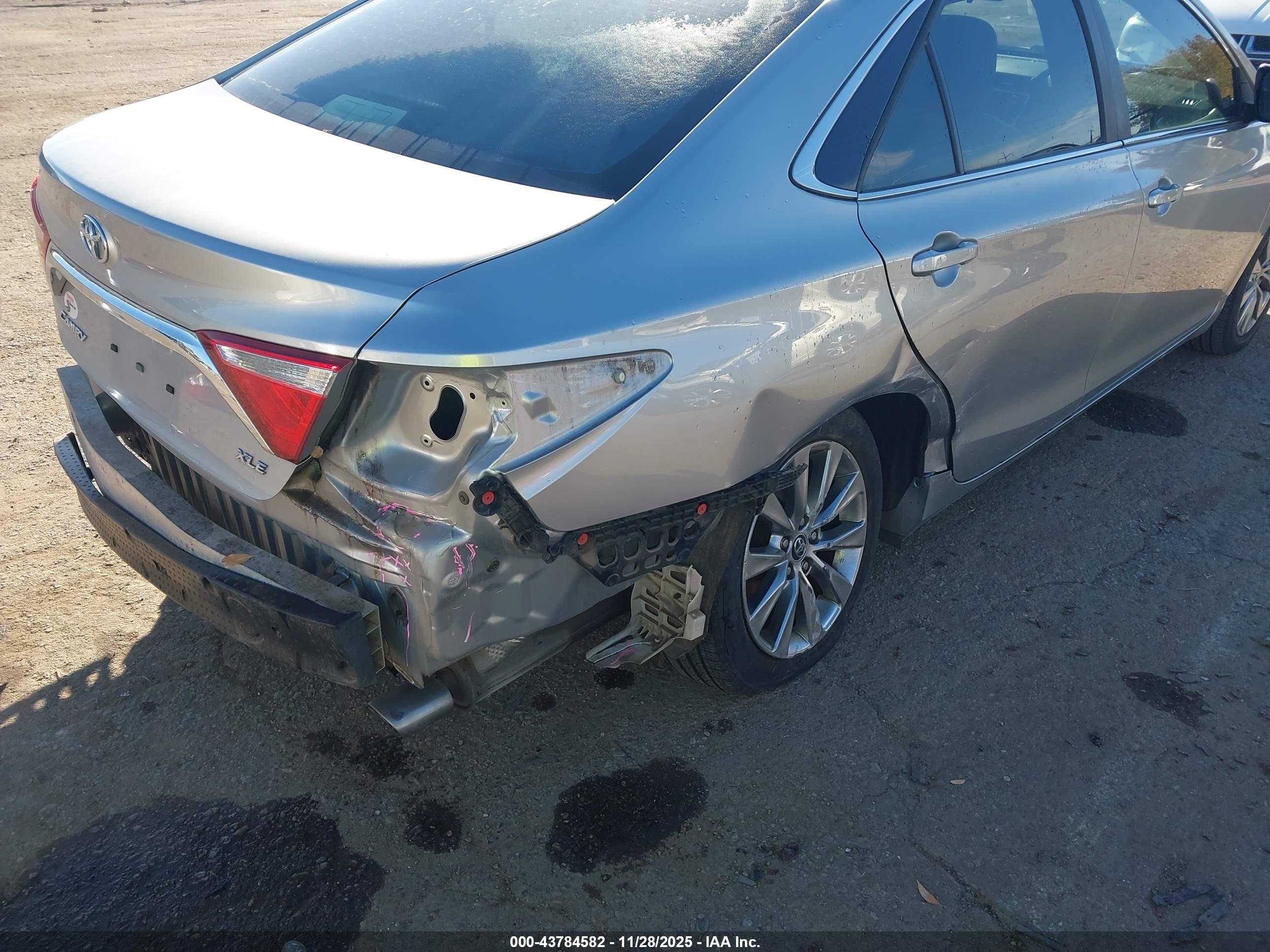 TOYOTA CAMRY image 6