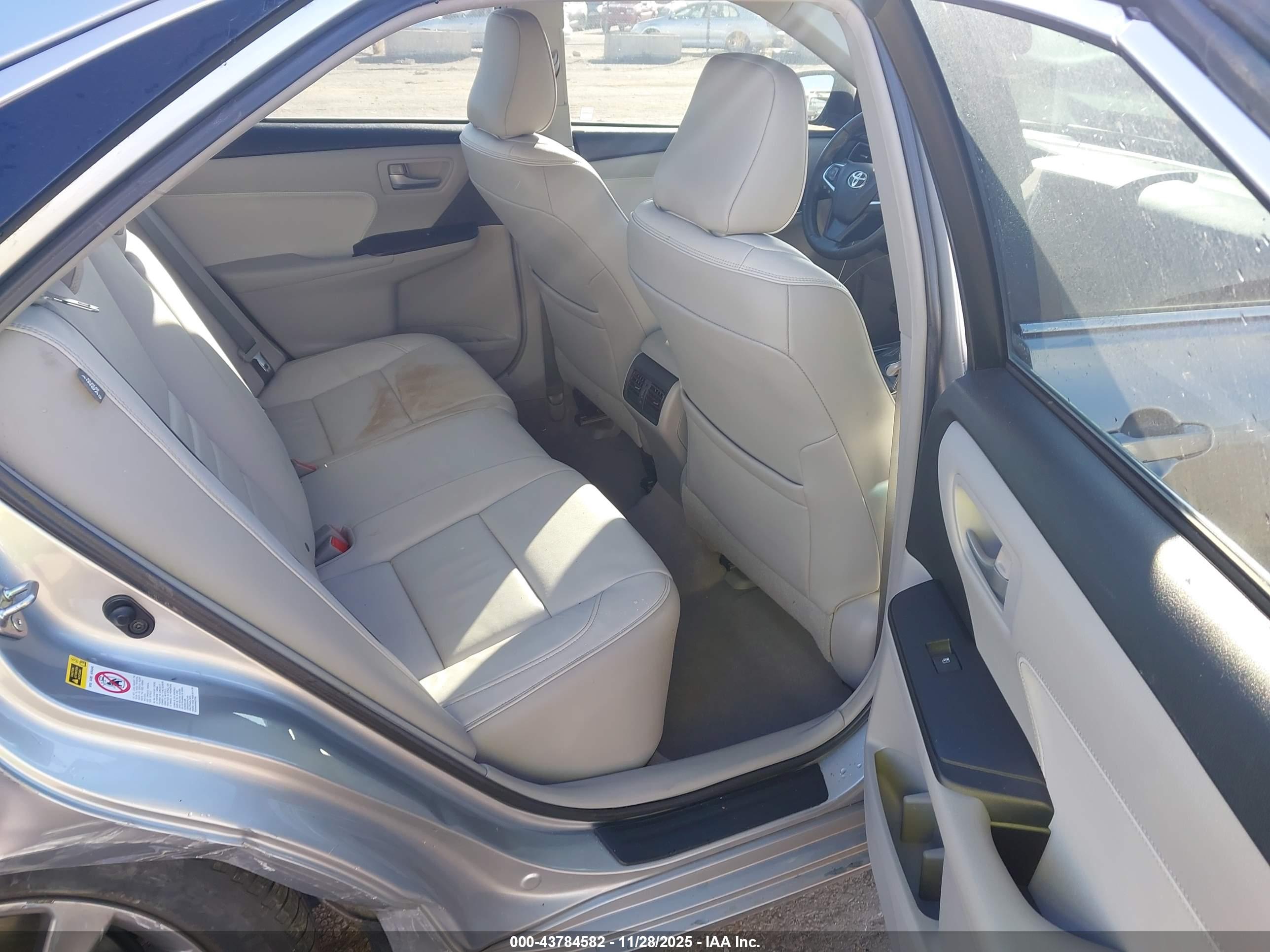 TOYOTA CAMRY image 8