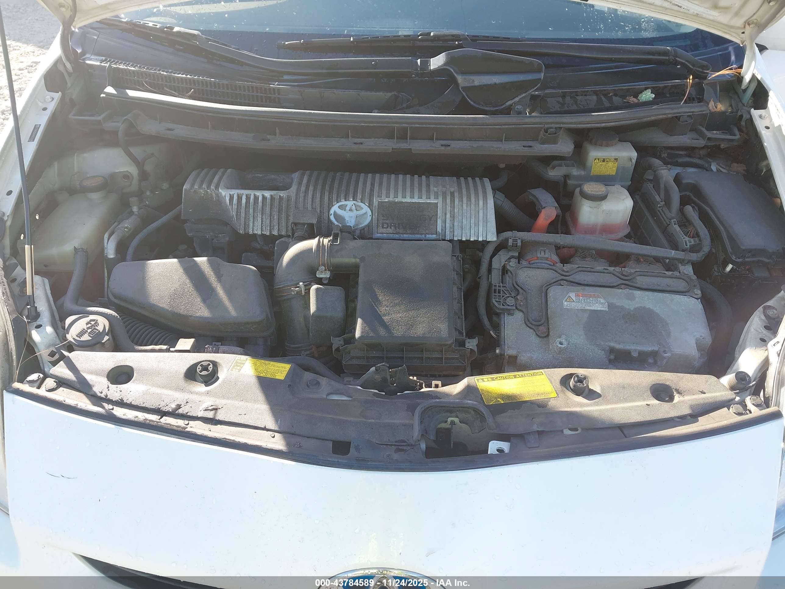 TOYOTA PRIUS image 10