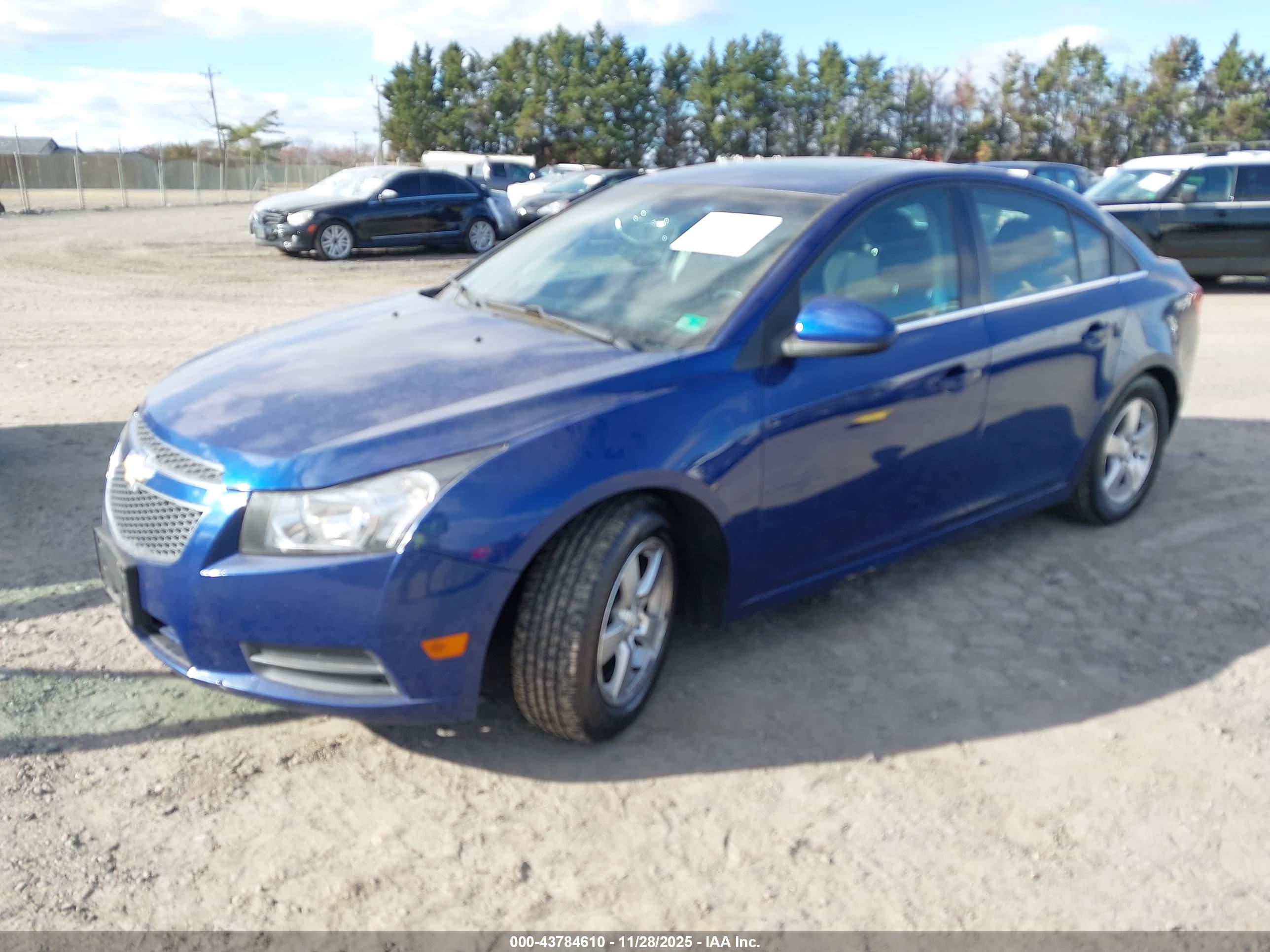 CHEVROLET CRUZE image 2