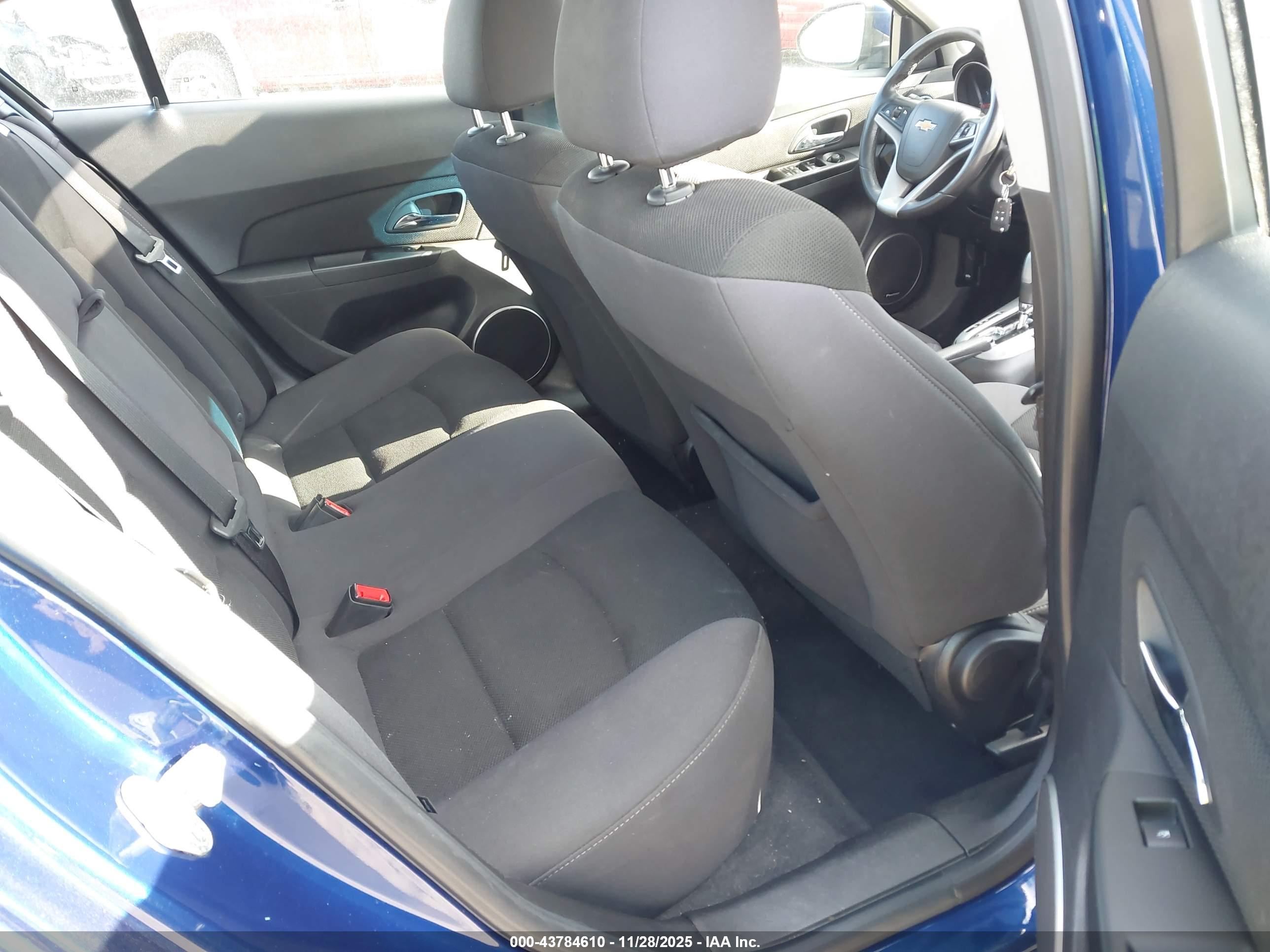 CHEVROLET CRUZE image 8