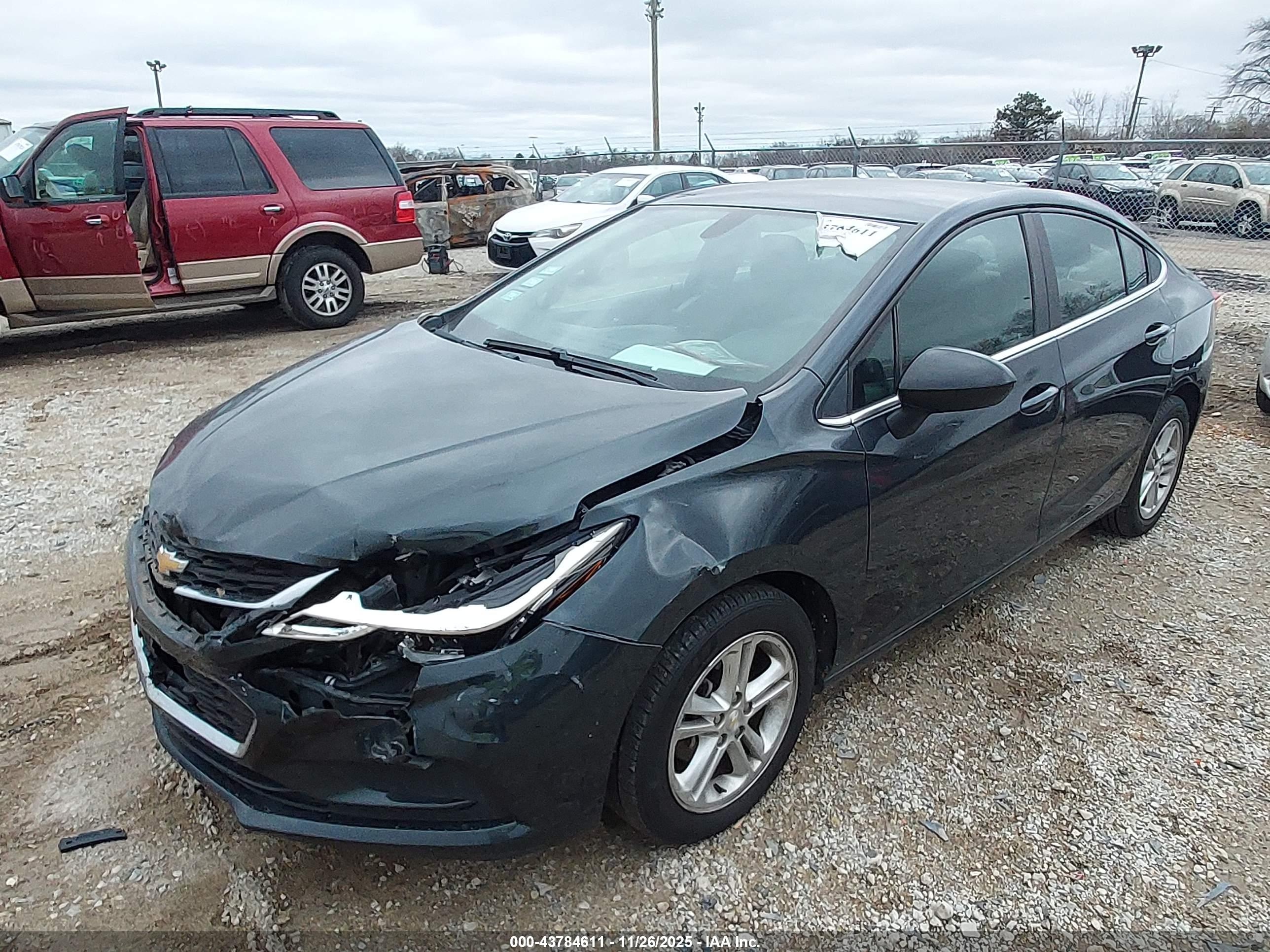 CHEVROLET CRUZE image 2