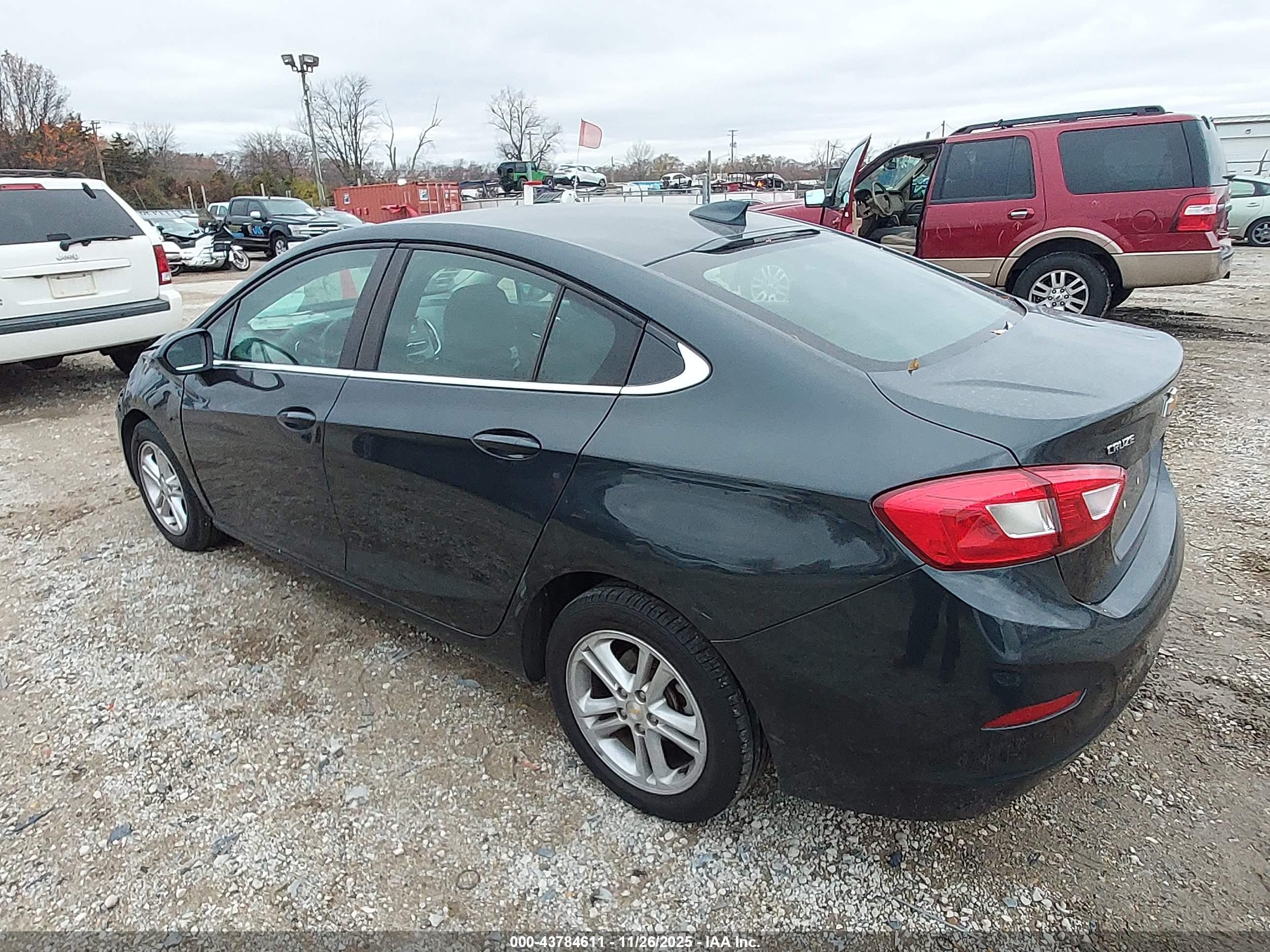 CHEVROLET CRUZE image 3