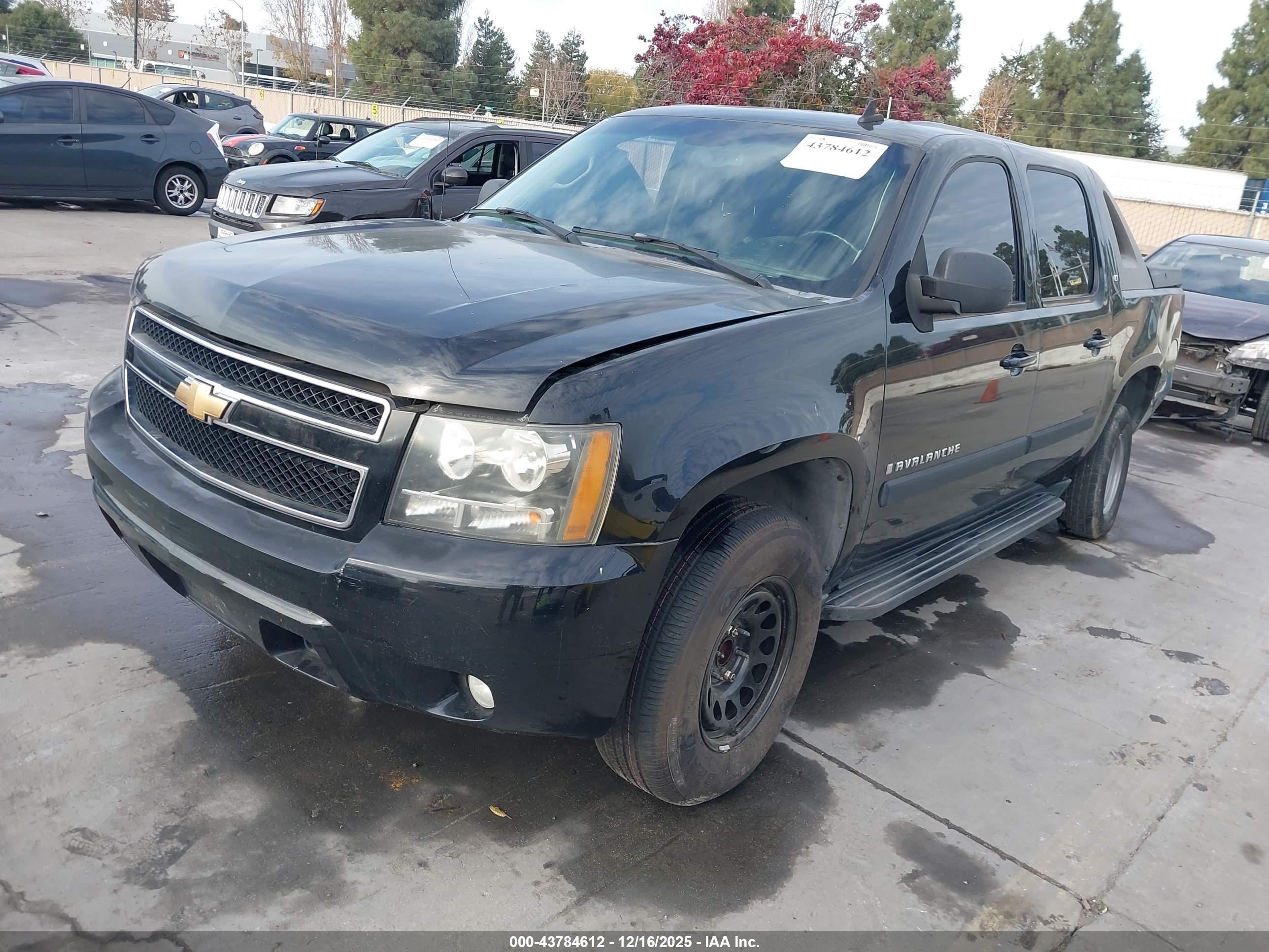 CHEVROLET AVALANCHE image 2