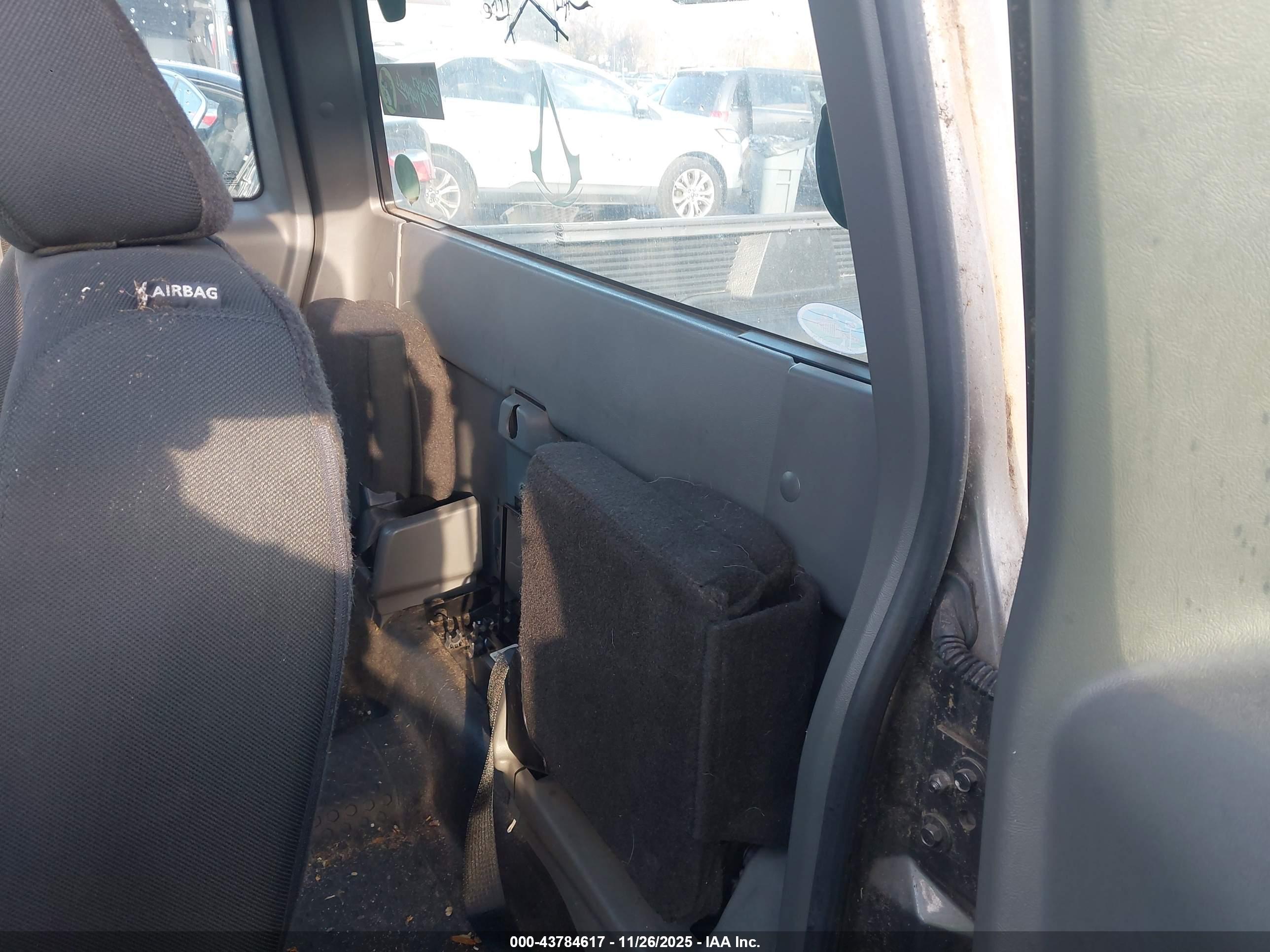 FORD RANGER image 8