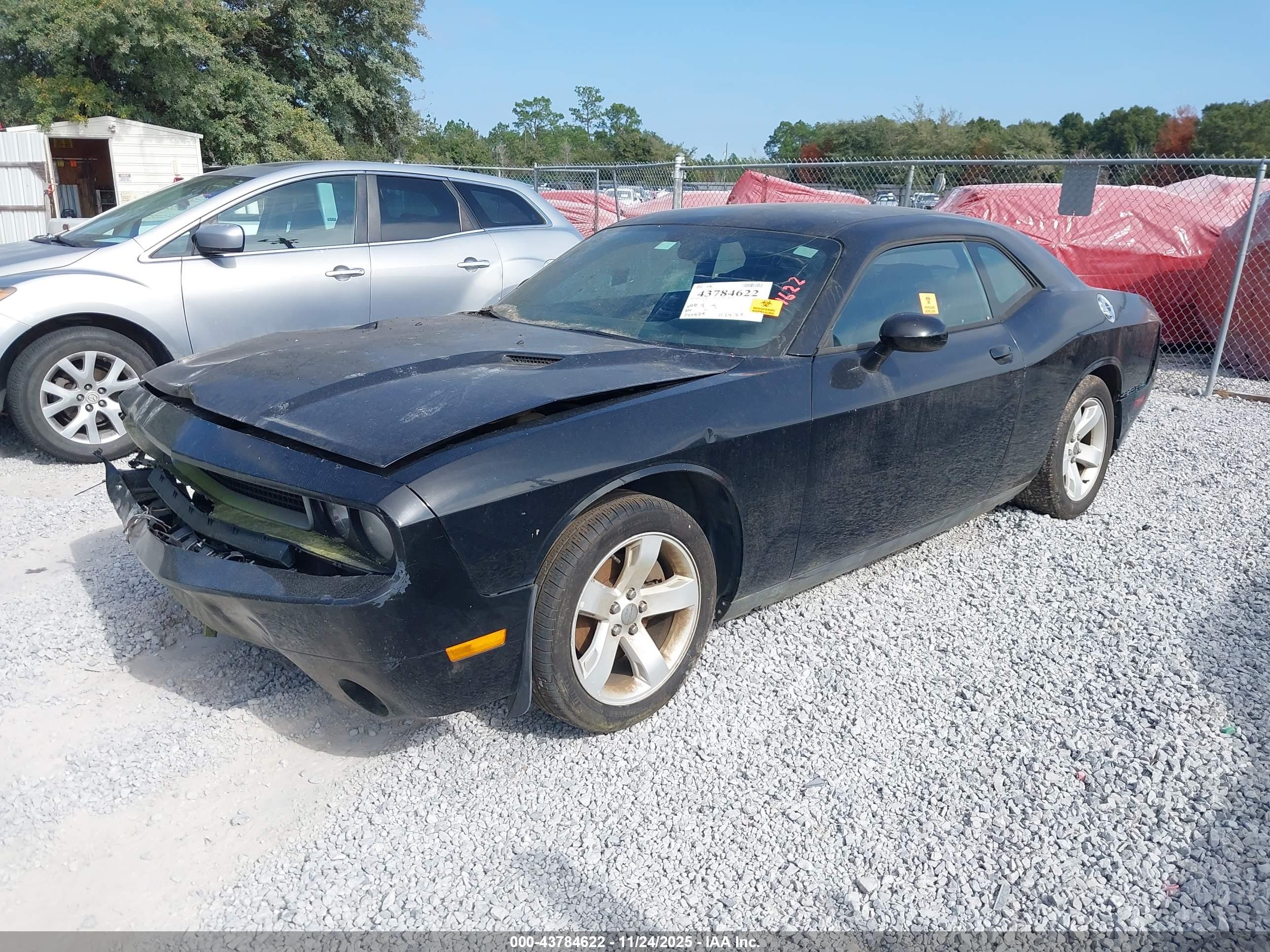 DODGE CHALLENGER image 2