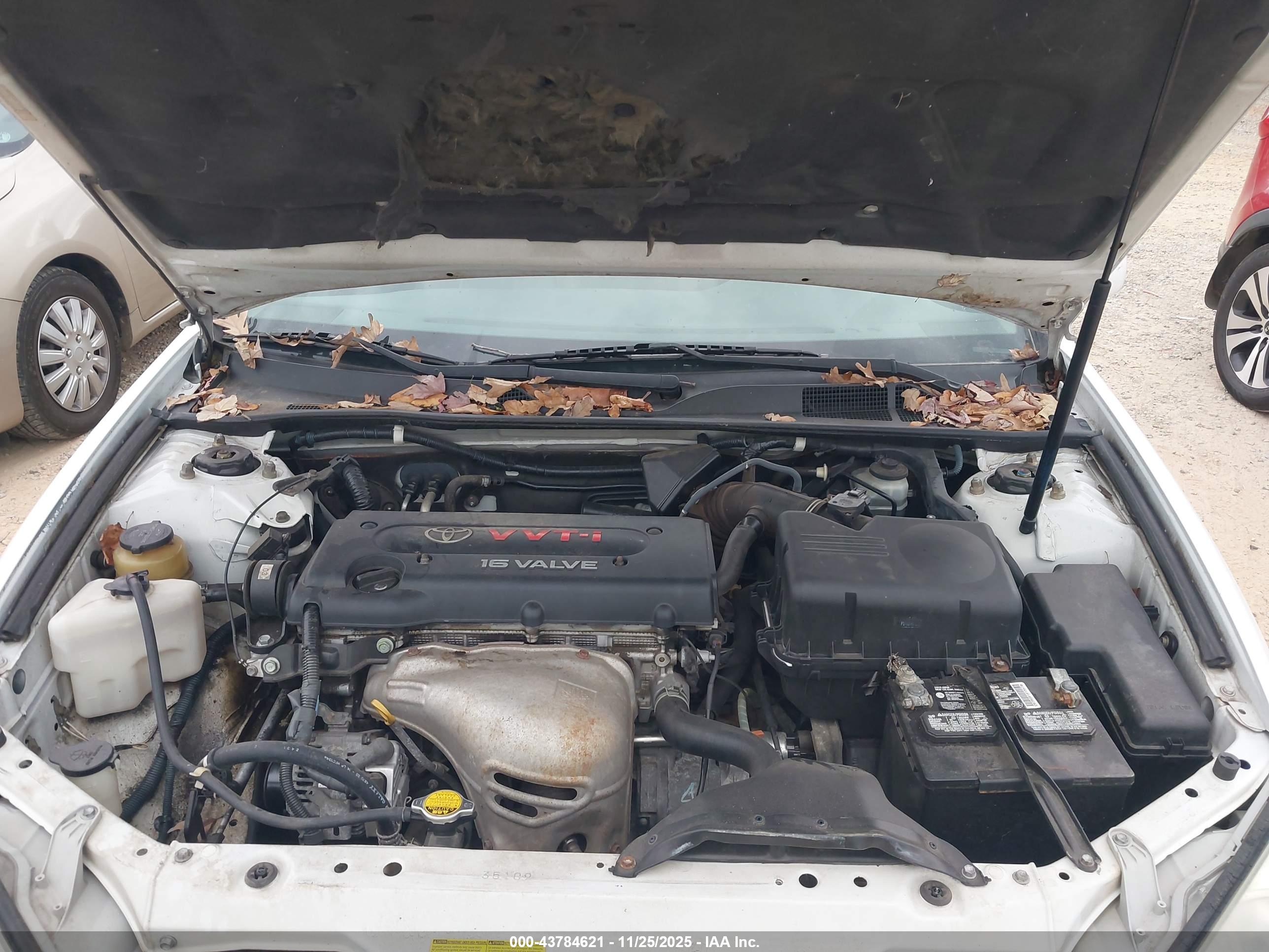 TOYOTA CAMRY image 10