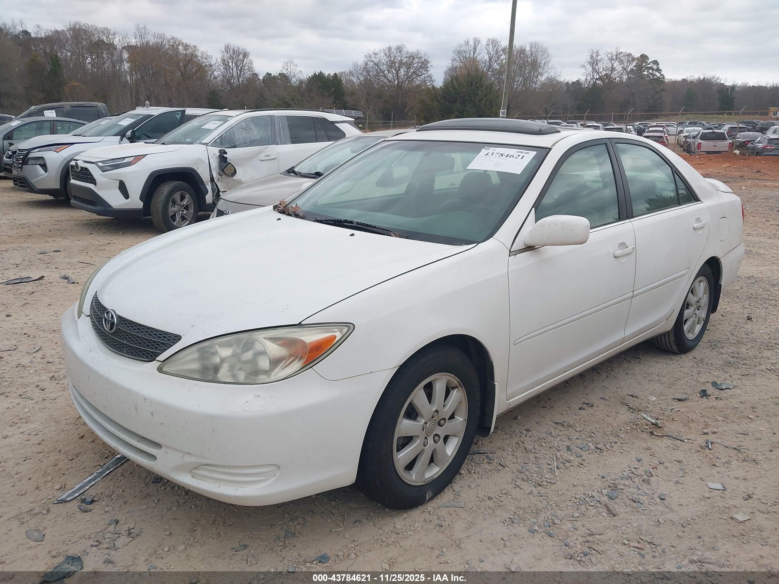 TOYOTA CAMRY image 2