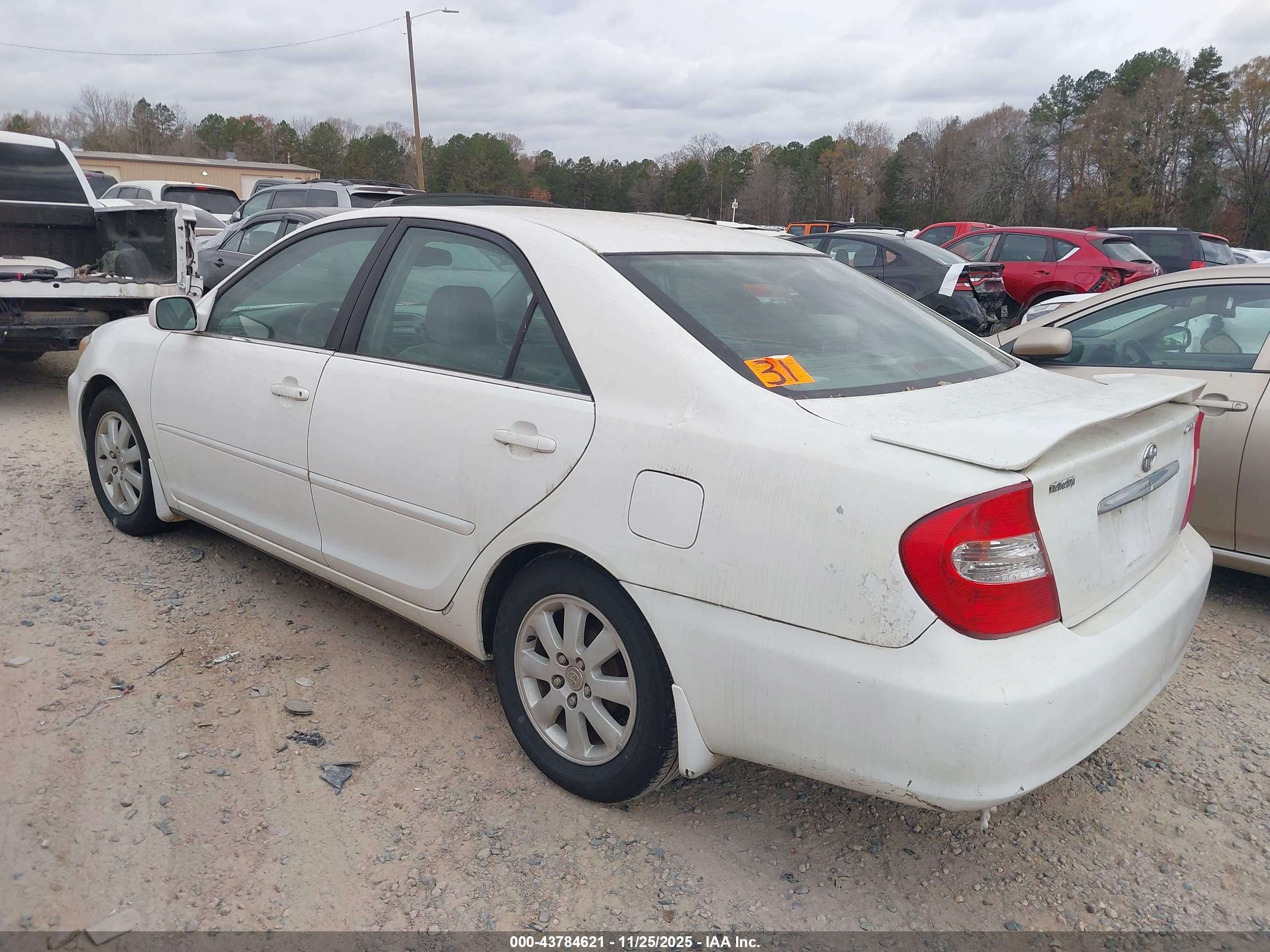 TOYOTA CAMRY image 3