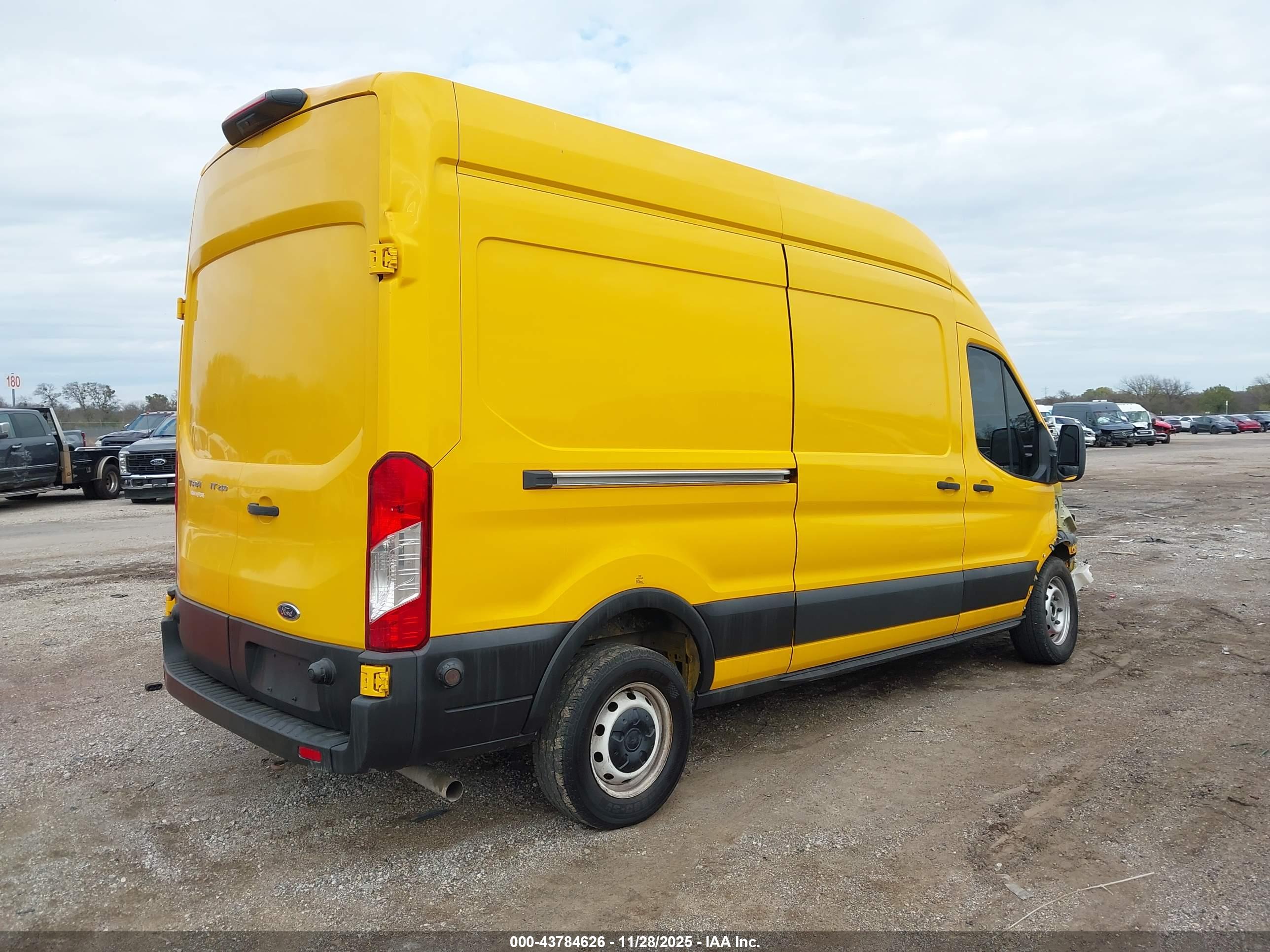 FORD TRANSIT-250 image 4
