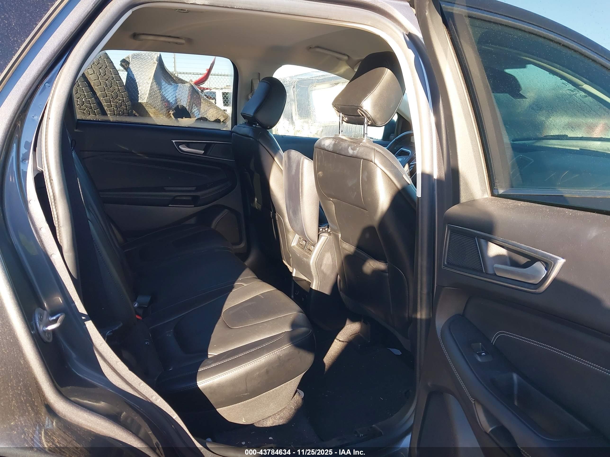 FORD EDGE image 8