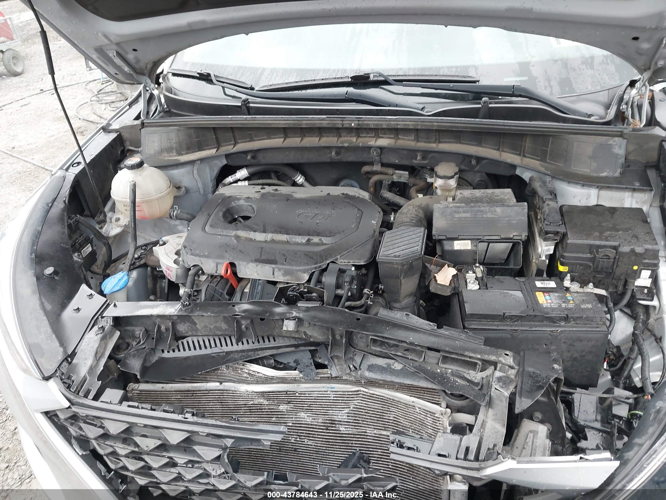 HYUNDAI TUCSON image 10
