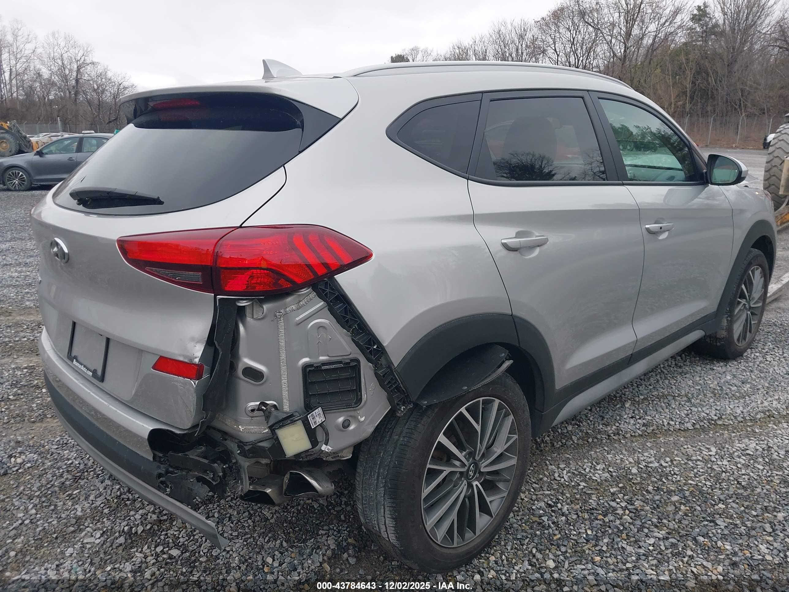HYUNDAI TUCSON image 4