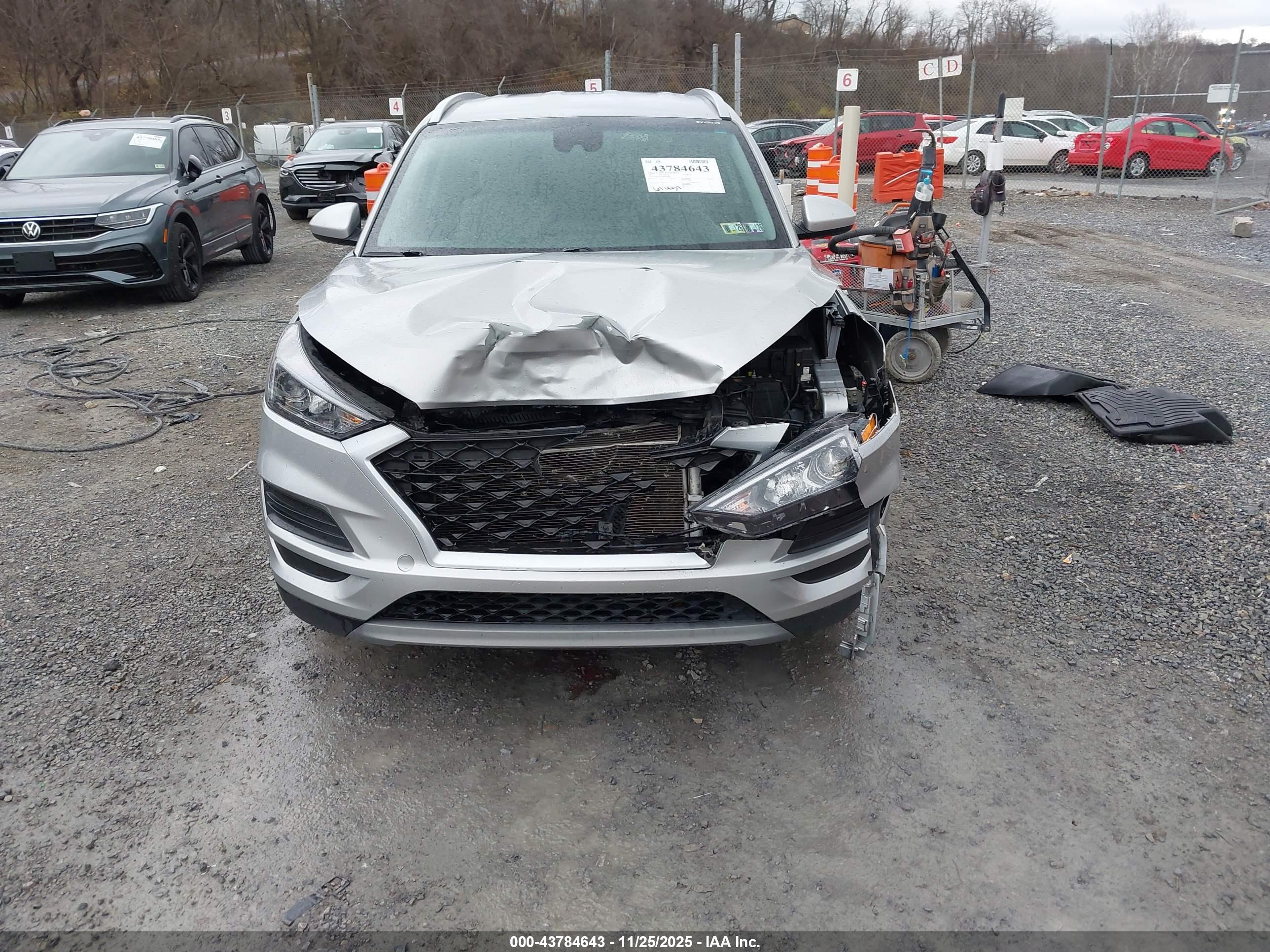 HYUNDAI TUCSON image 6