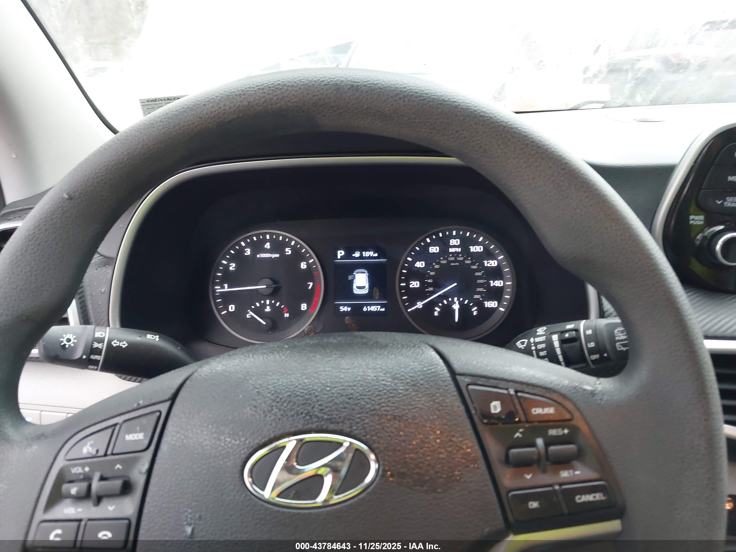 HYUNDAI TUCSON image 7