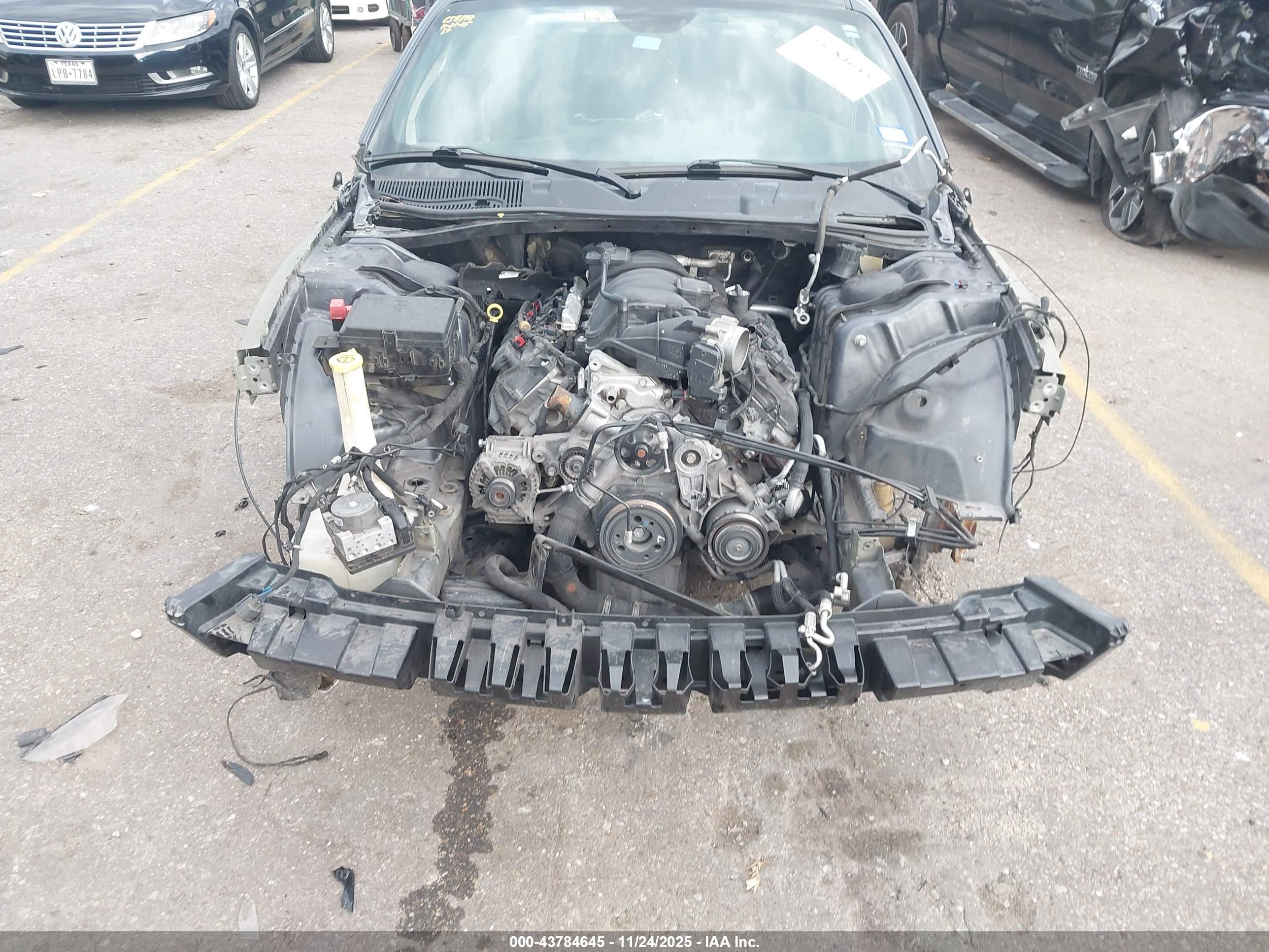 DODGE CHALLENGER image 6
