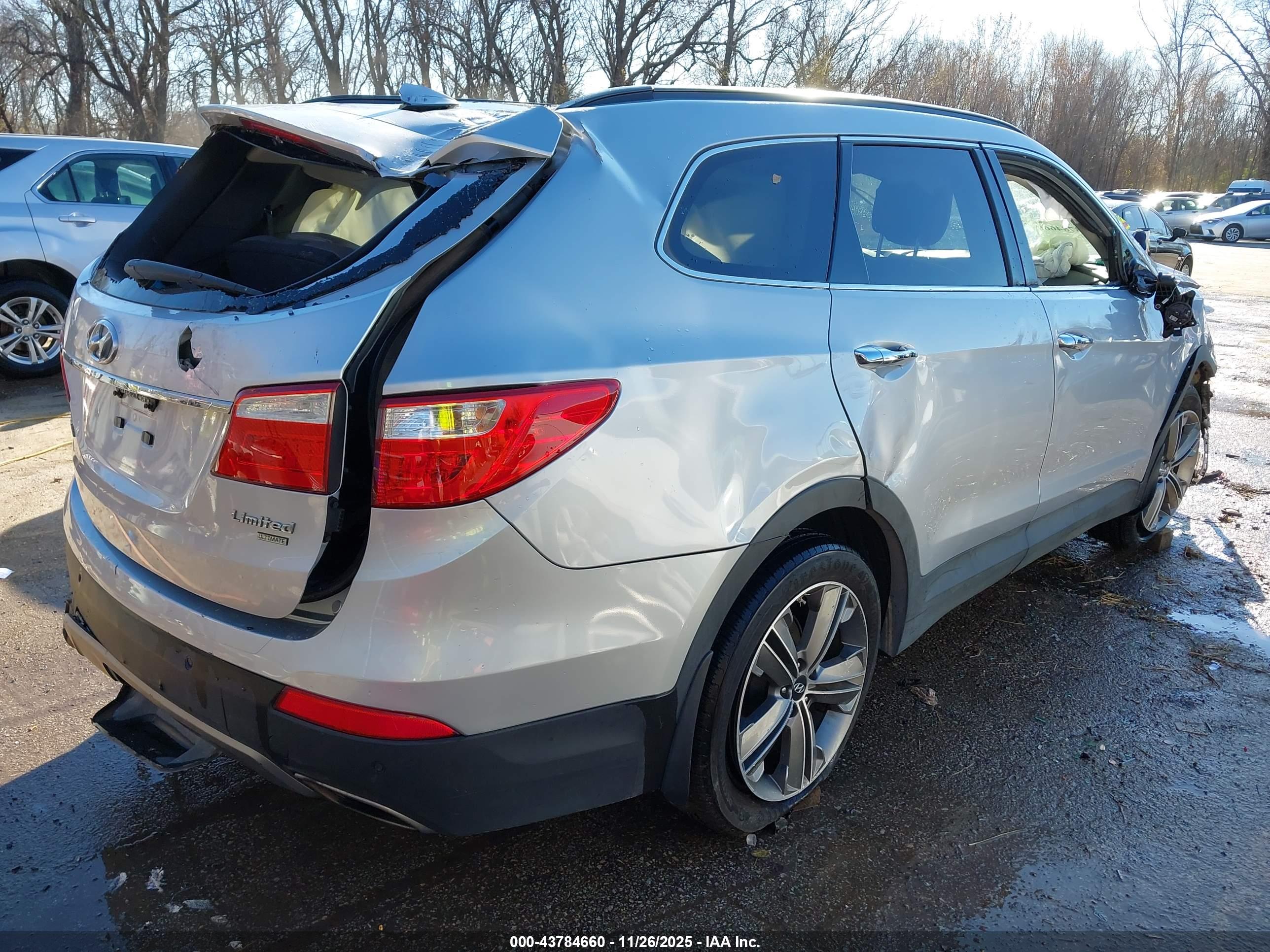 HYUNDAI SANTA image 4