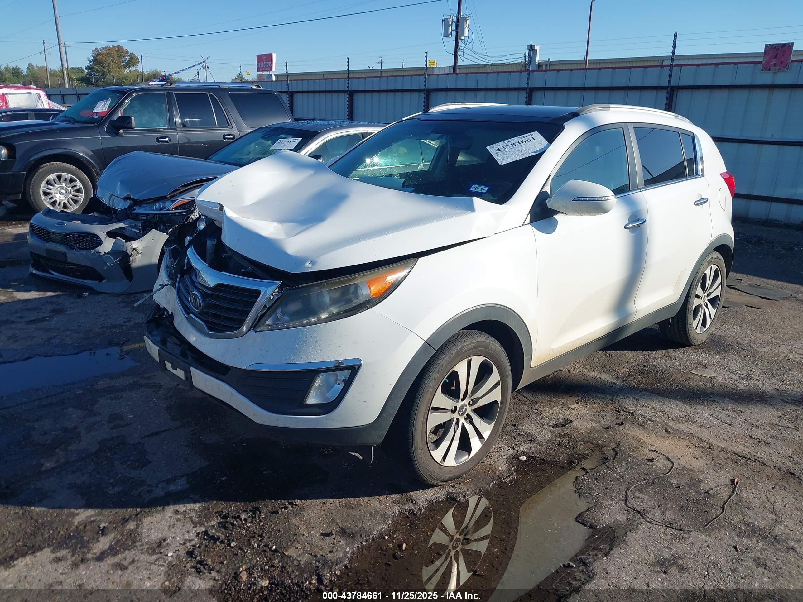 KIA SPORTAGE image 2
