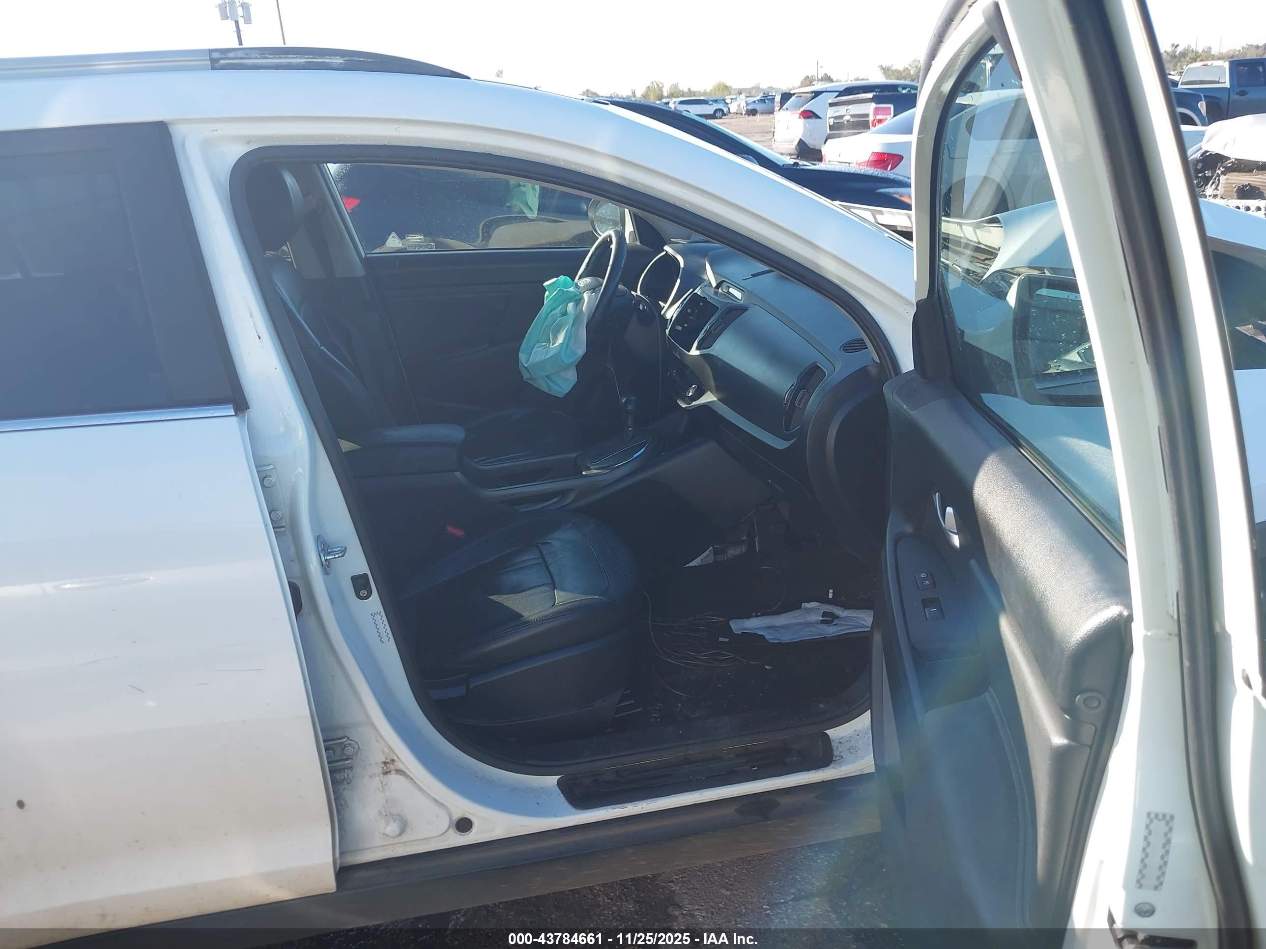 KIA SPORTAGE image 5