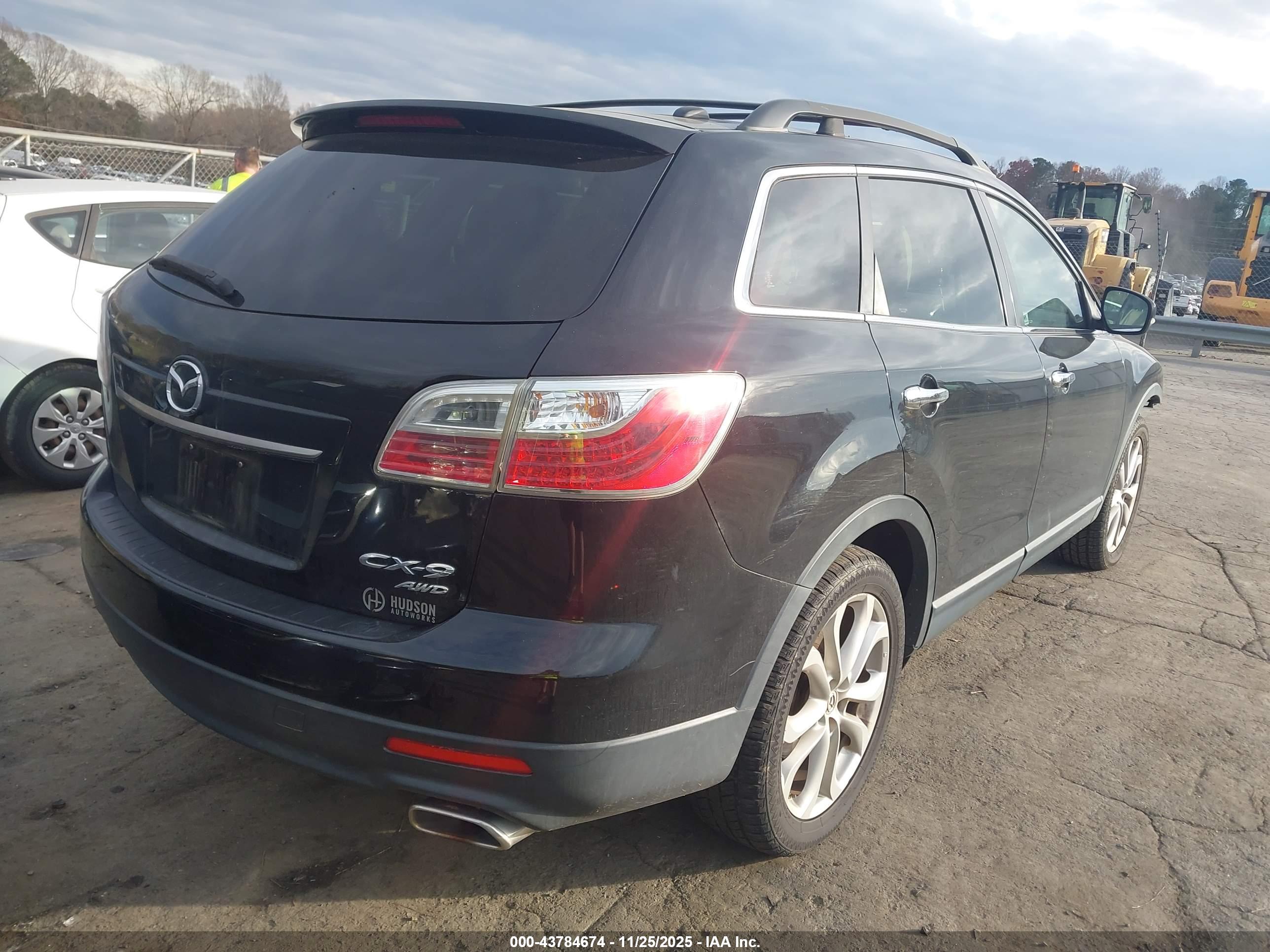 MAZDA CX-9 image 4