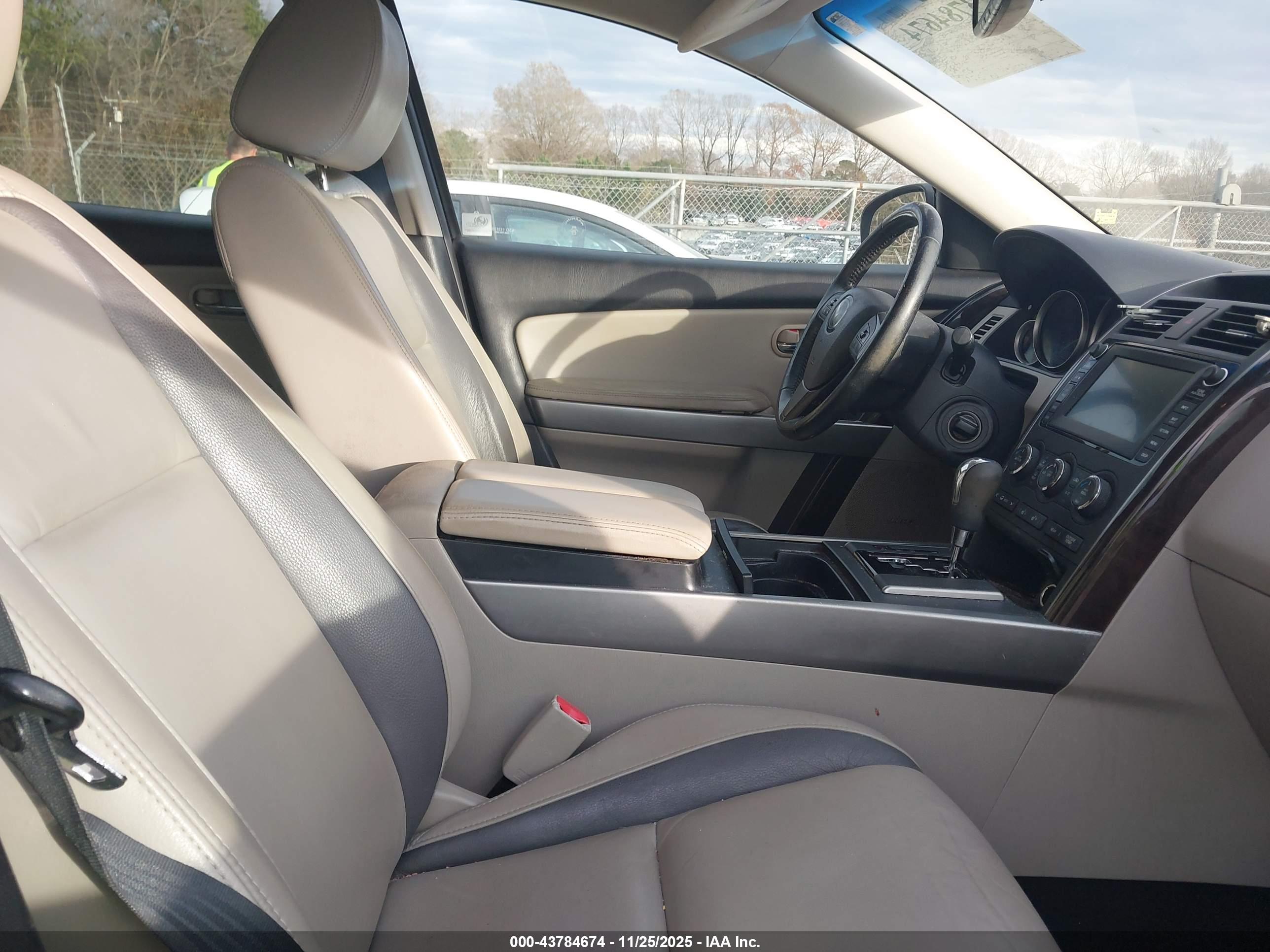 MAZDA CX-9 image 5