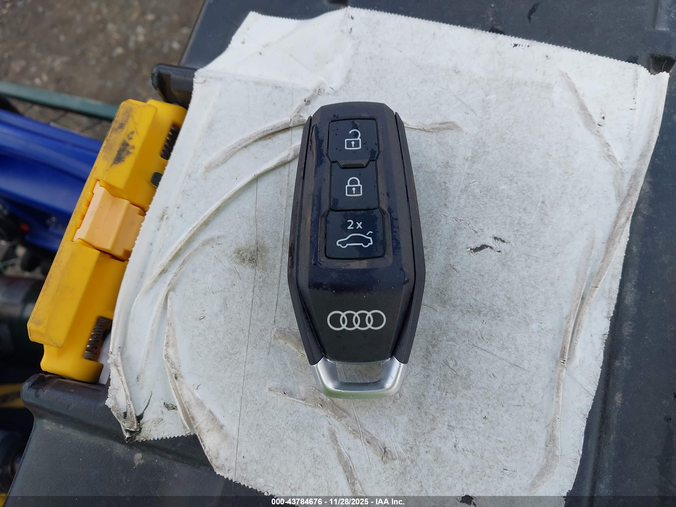 AUDI A6 image 11