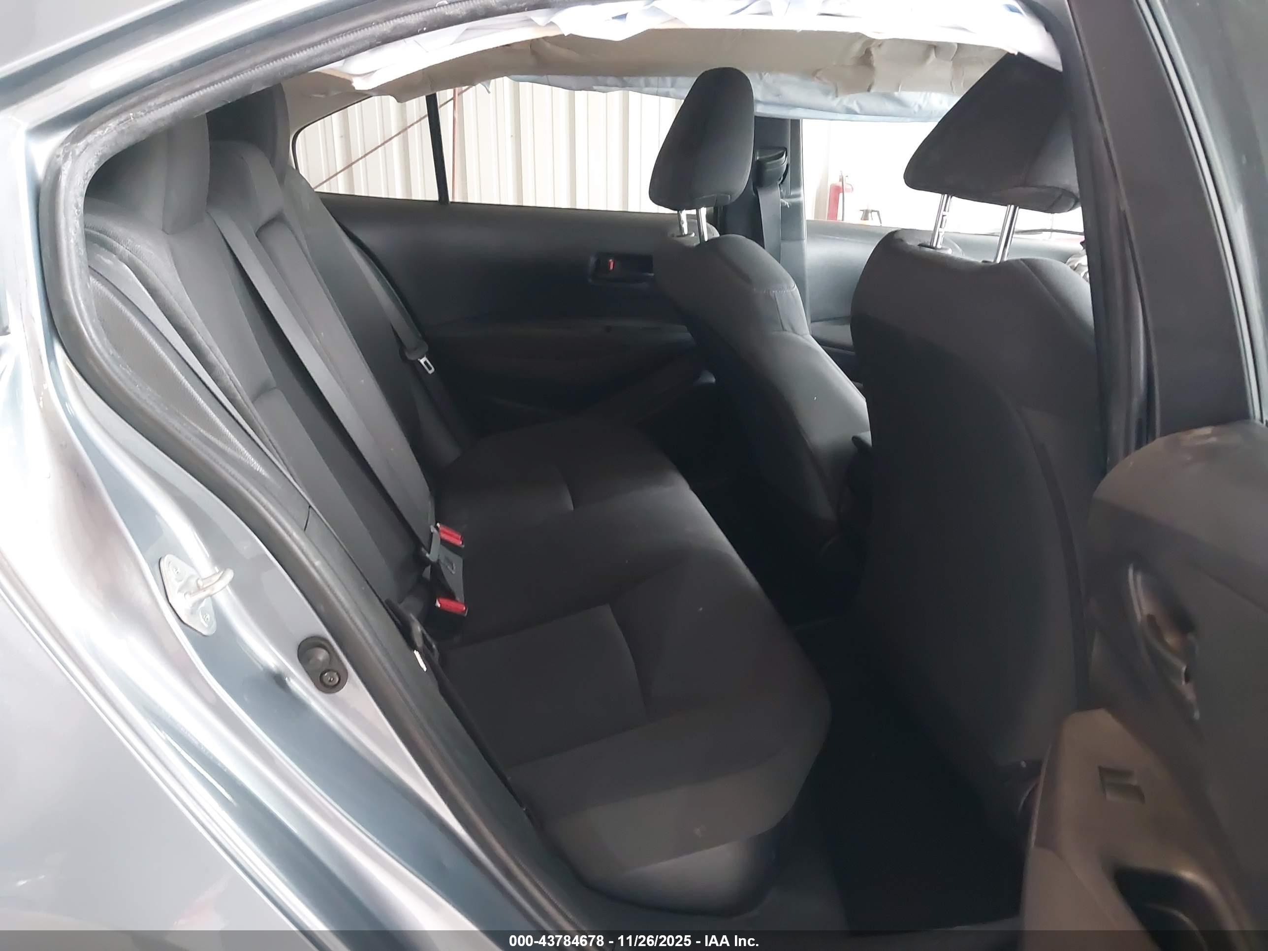 TOYOTA COROLLA image 8