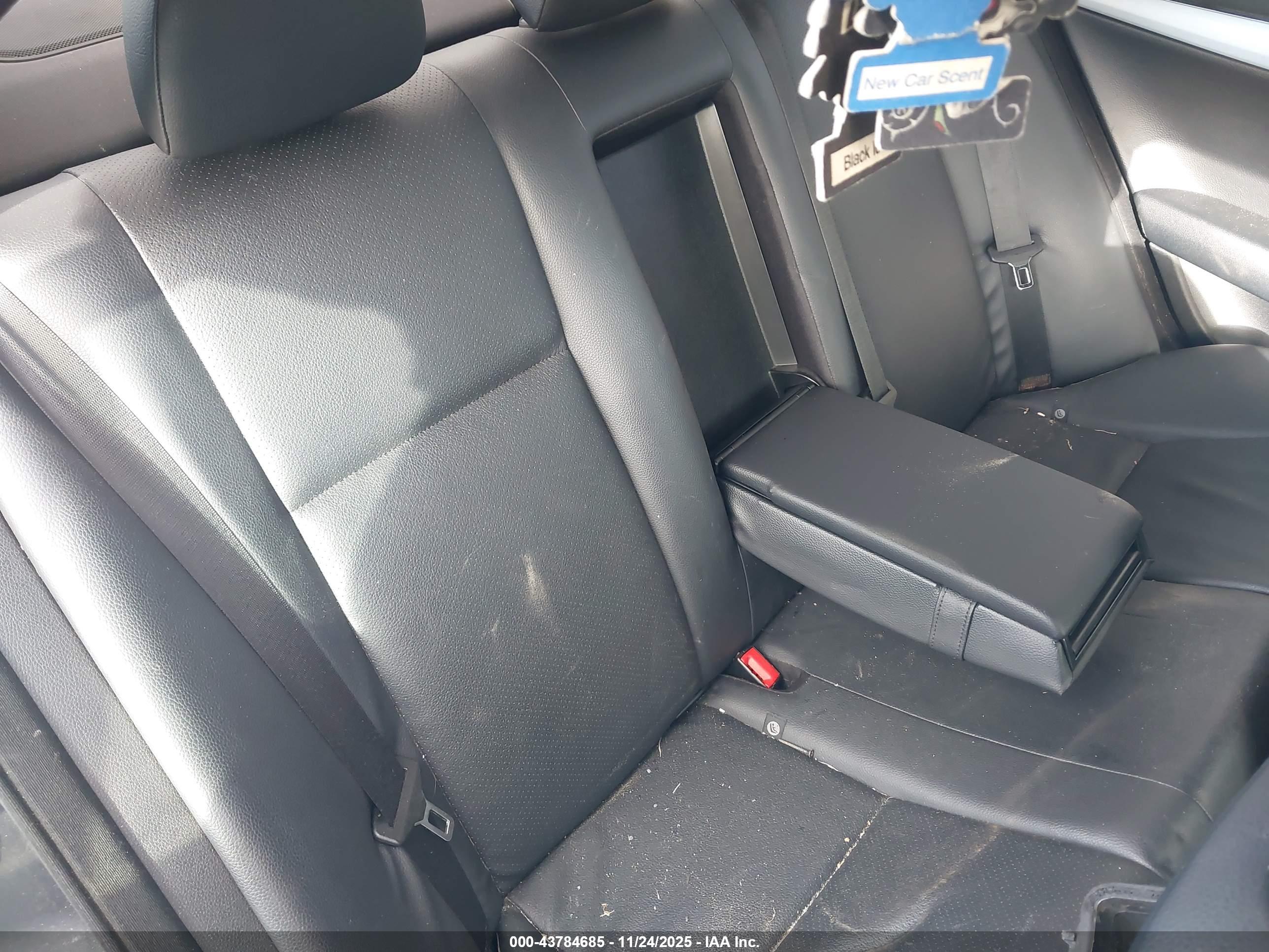 MERCEDES-BENZ C image 8