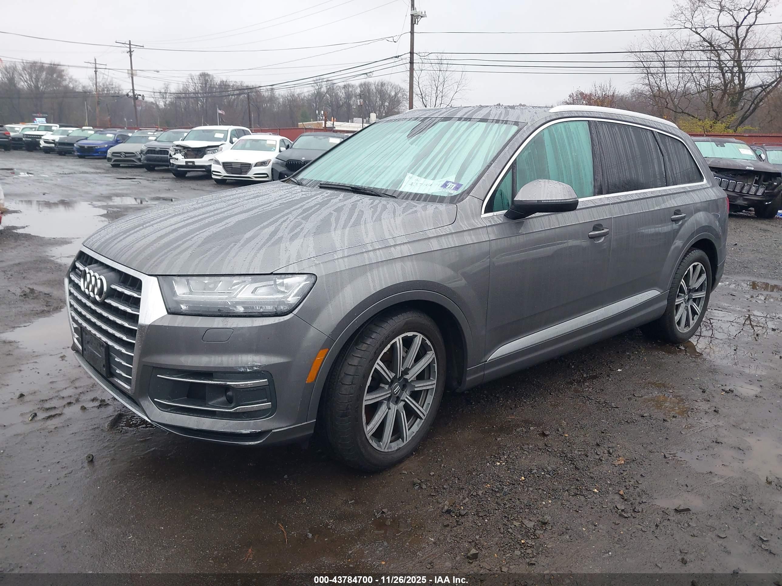 AUDI Q7 image 2