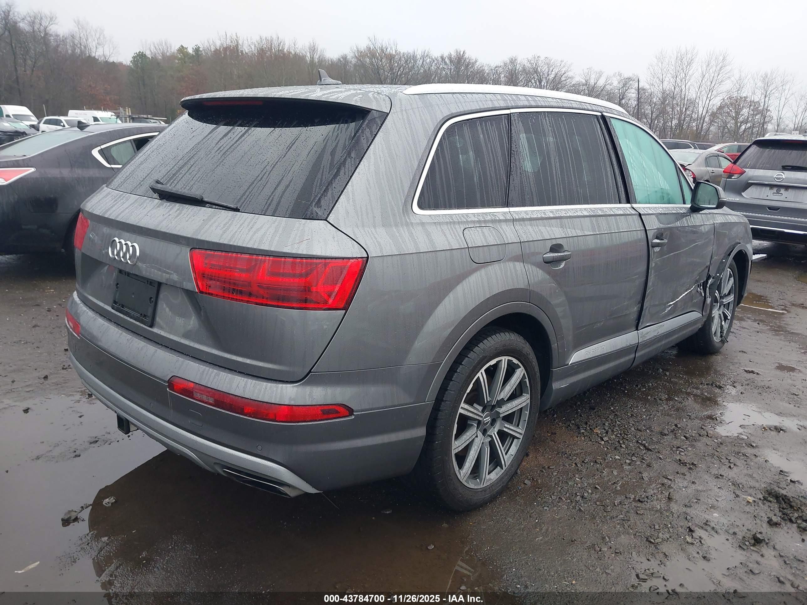 AUDI Q7 image 4