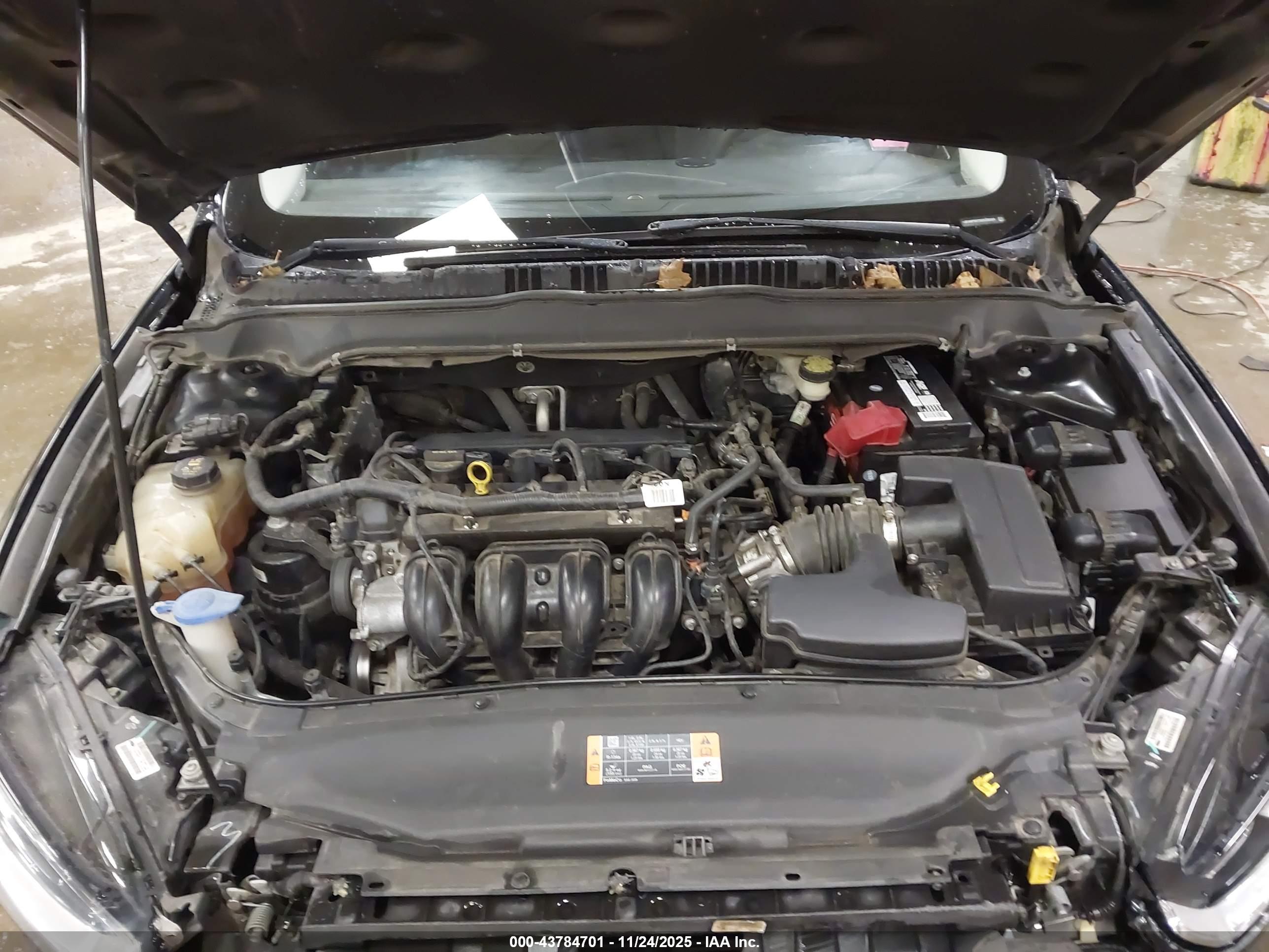 FORD FUSION image 10