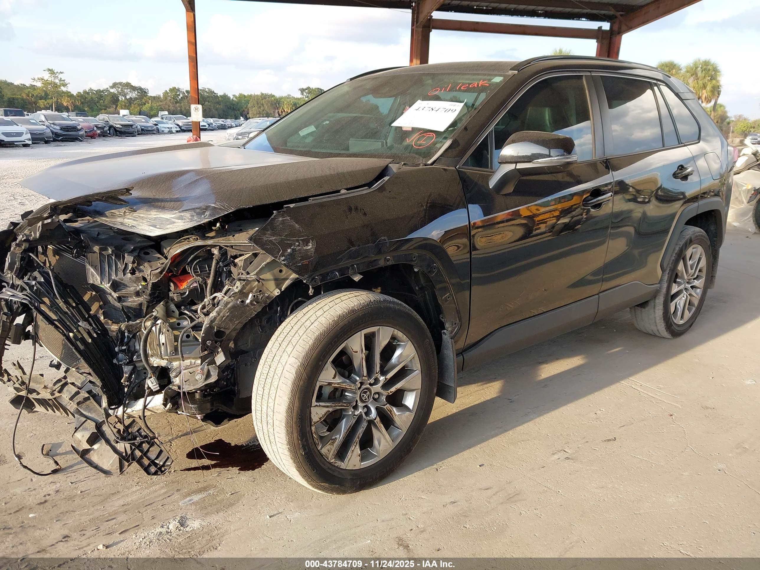 TOYOTA RAV4 image 2