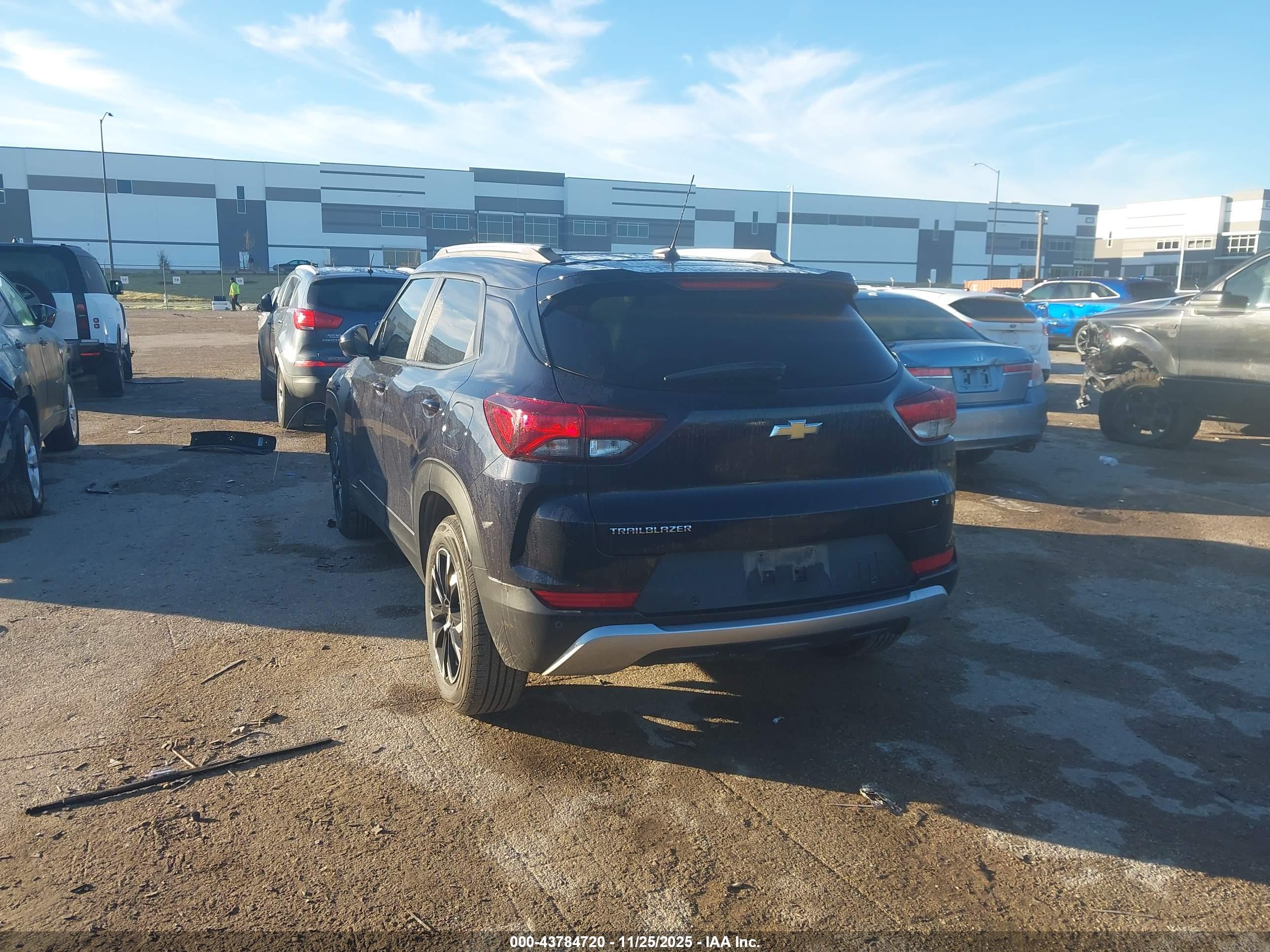 CHEVROLET TRAILBLAZER image 3