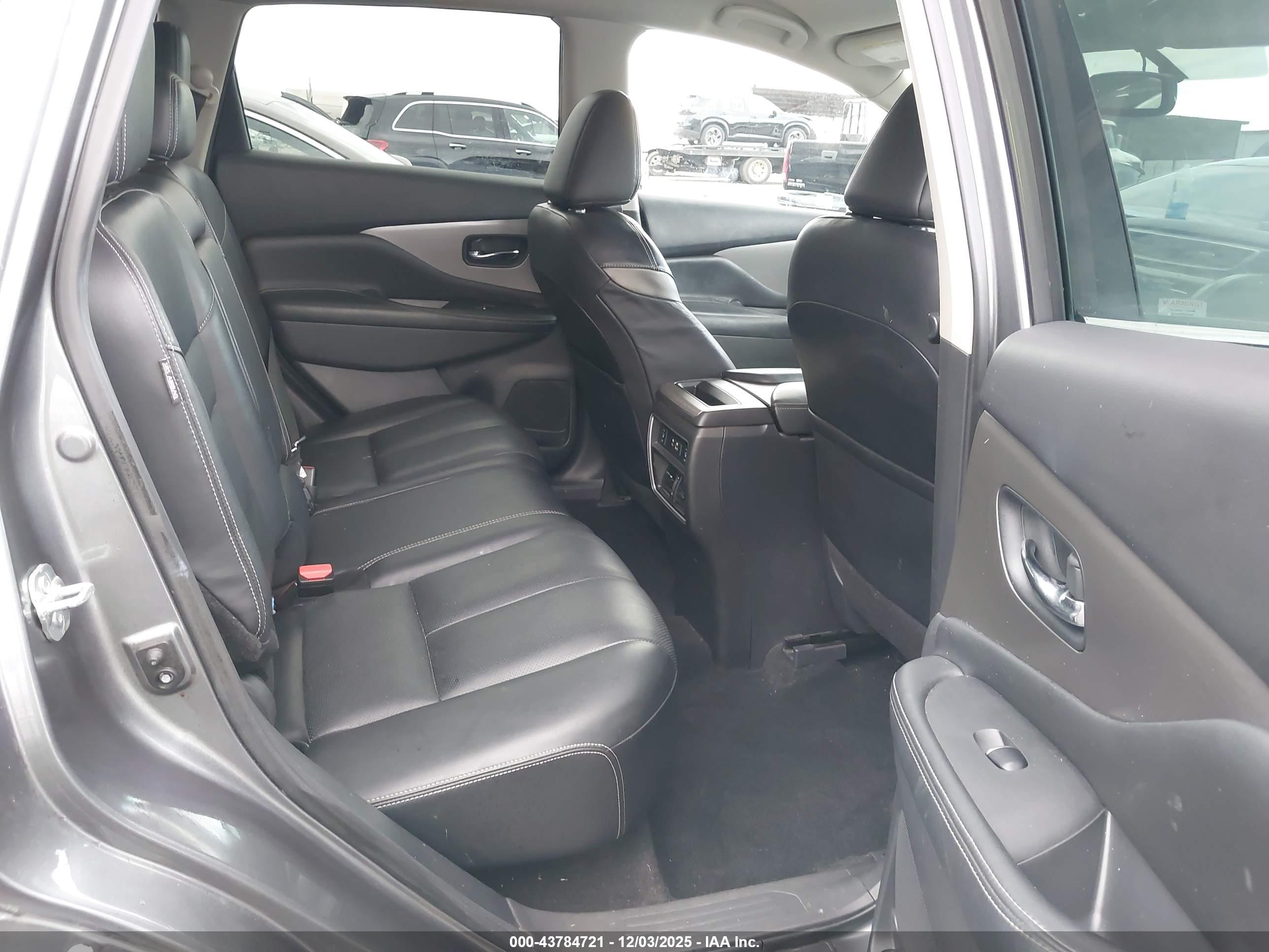 NISSAN MURANO image 8