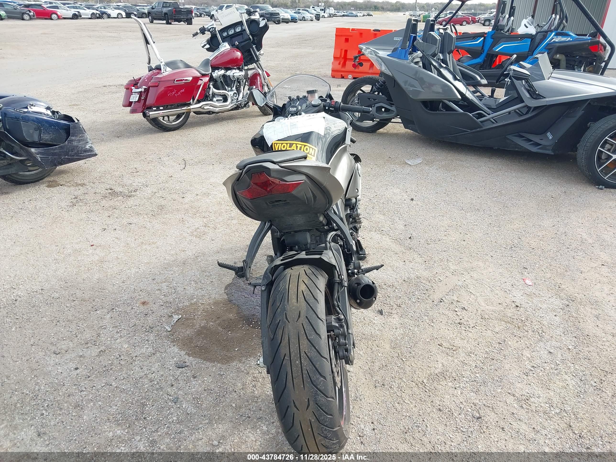 KAWASAKI ZX636 image 6