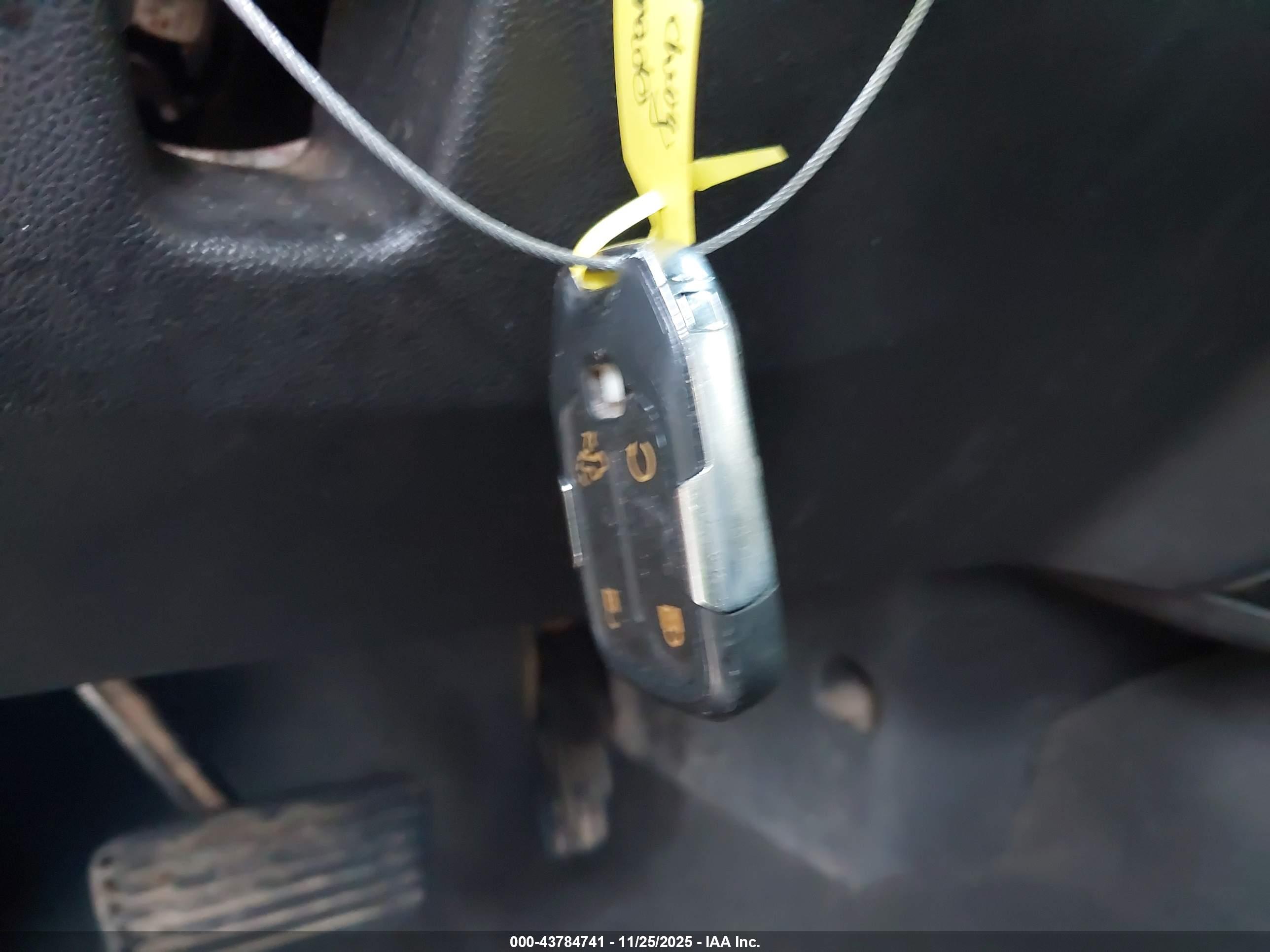 CHEVROLET SILVERADO image 11