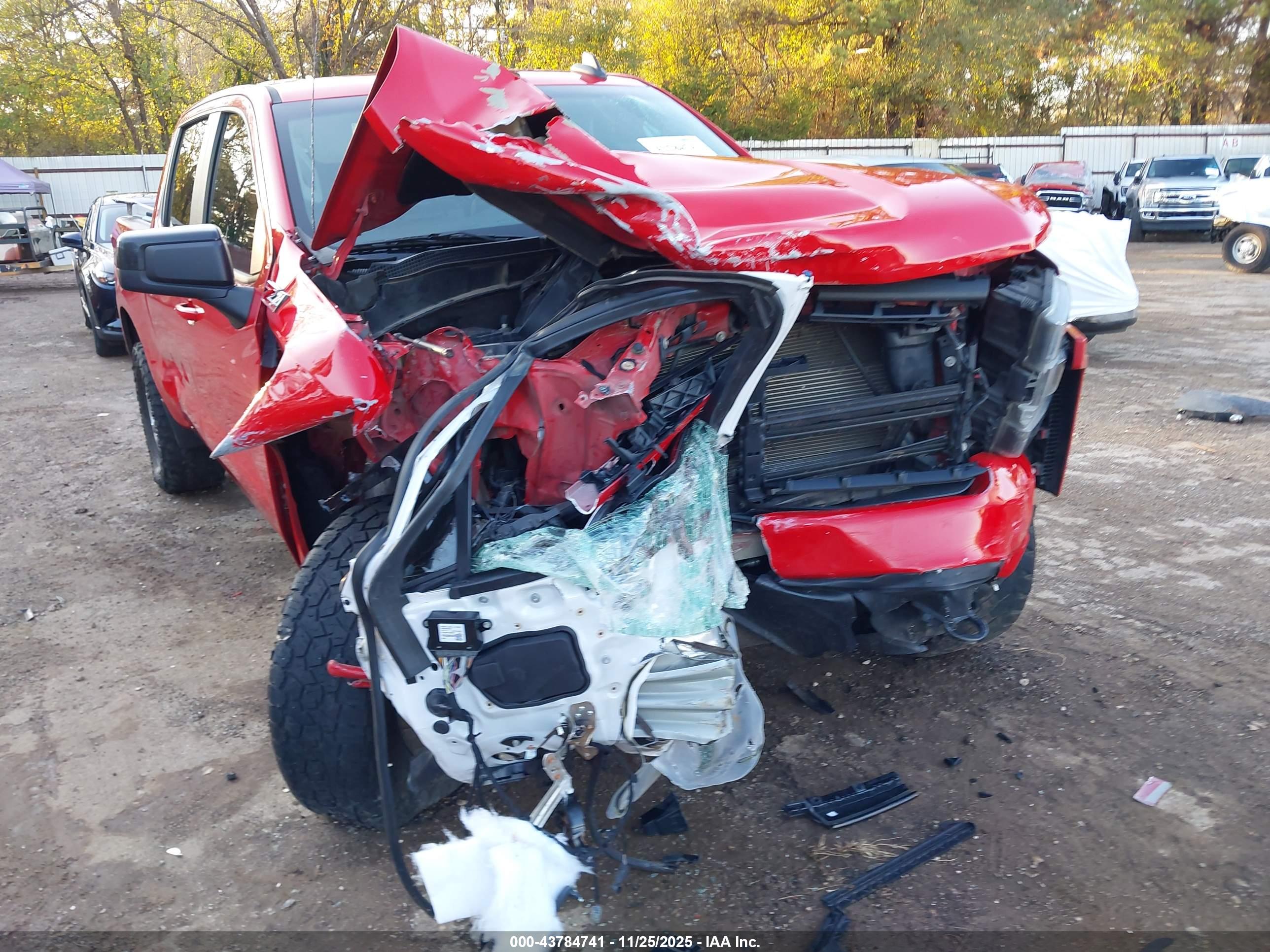 CHEVROLET SILVERADO image 6