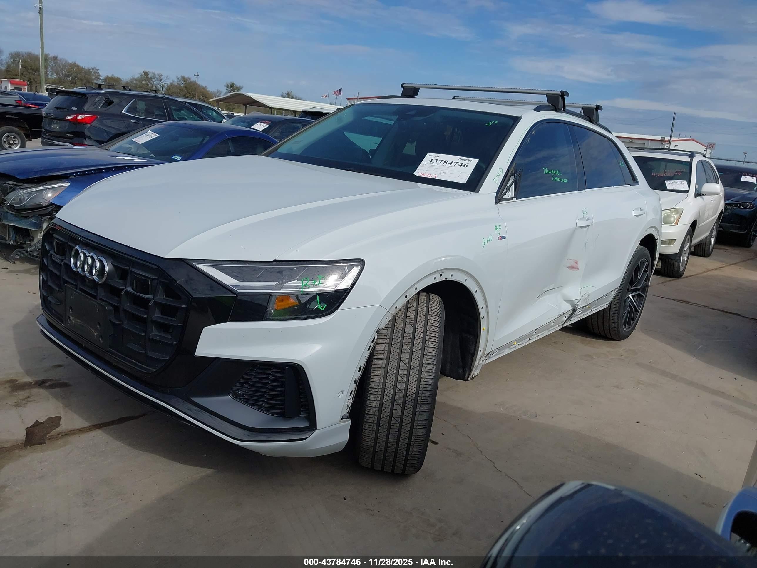 AUDI Q8 image 2