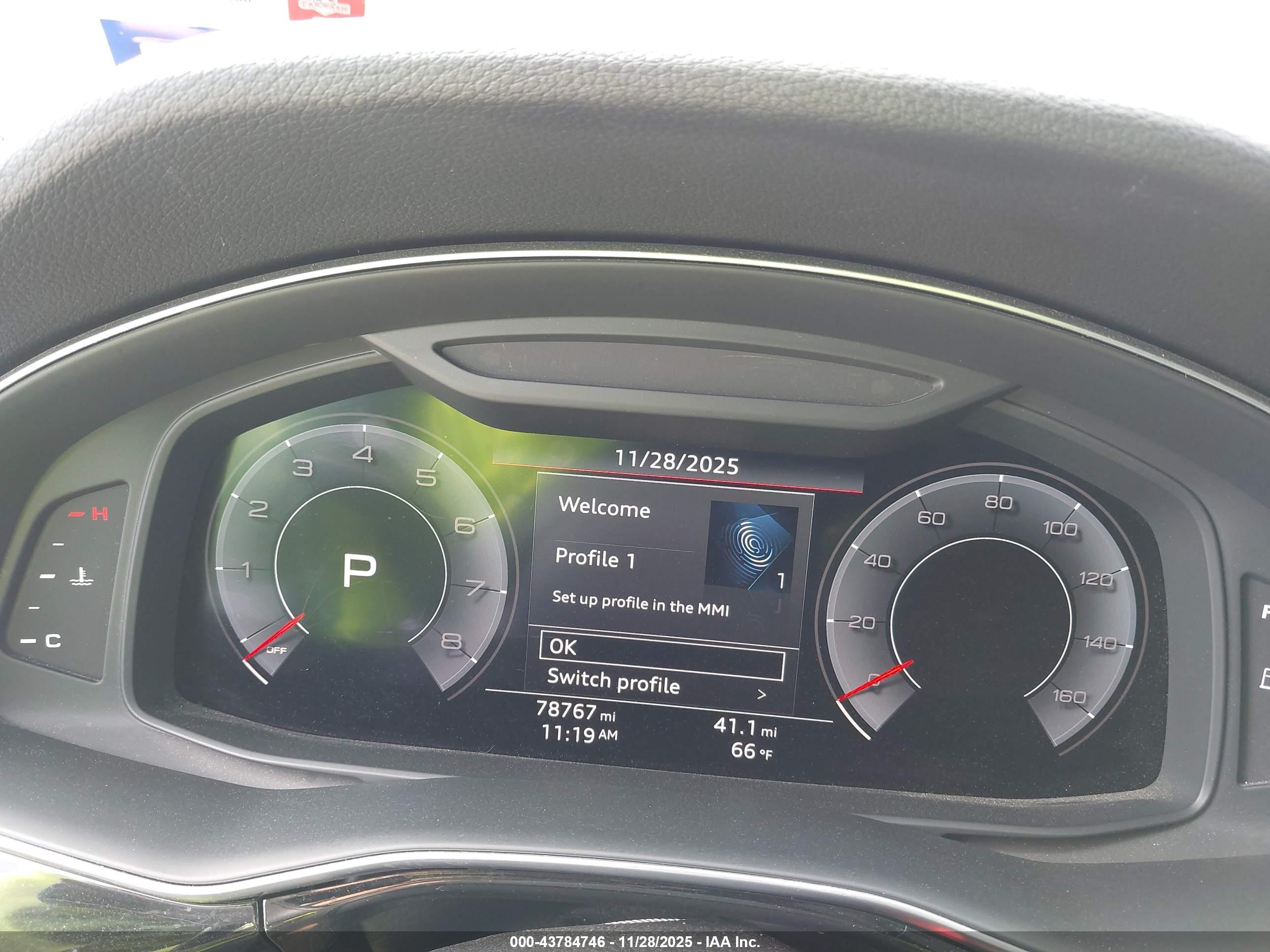 AUDI Q8 image 7