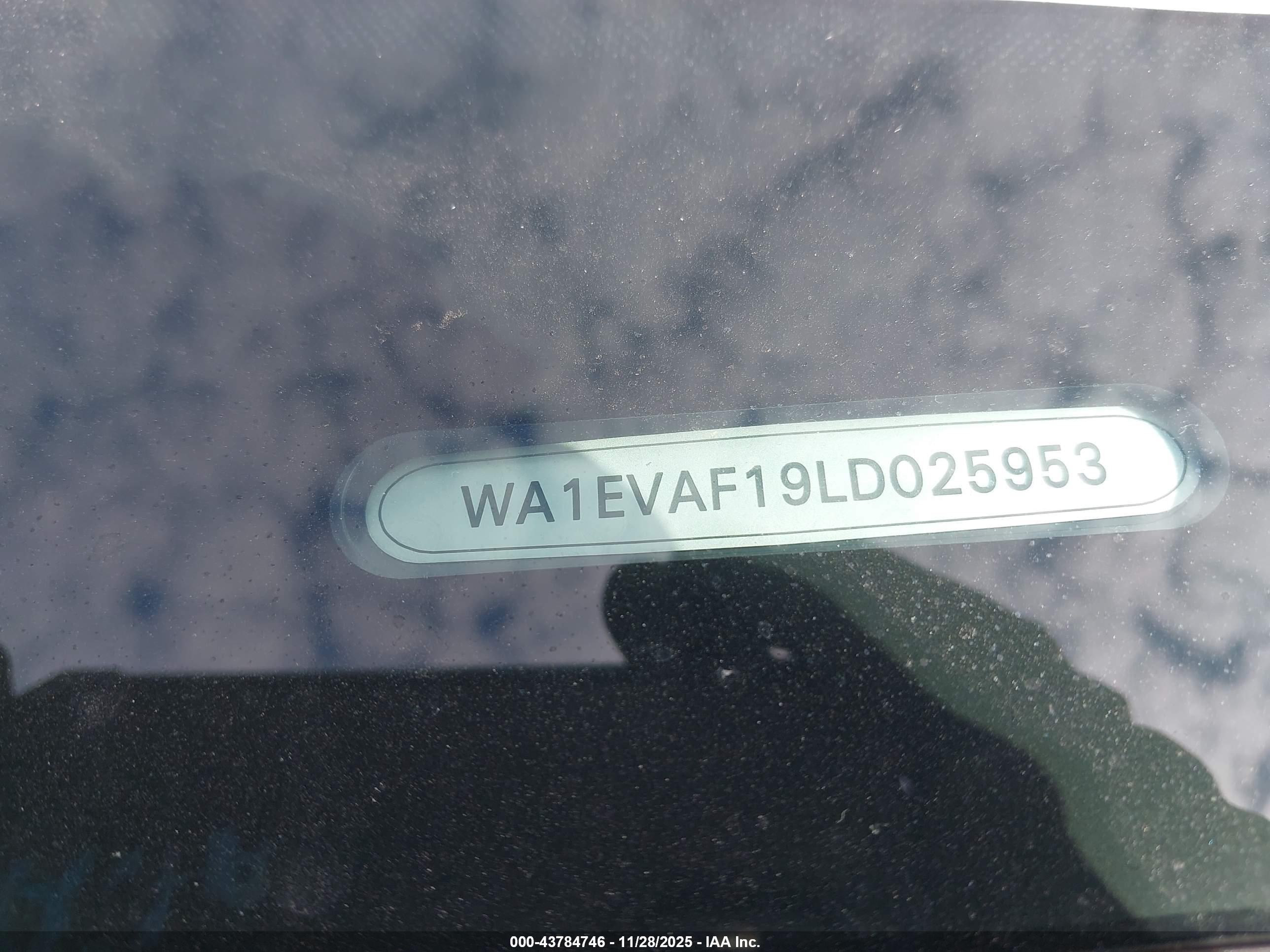 AUDI Q8 image 9