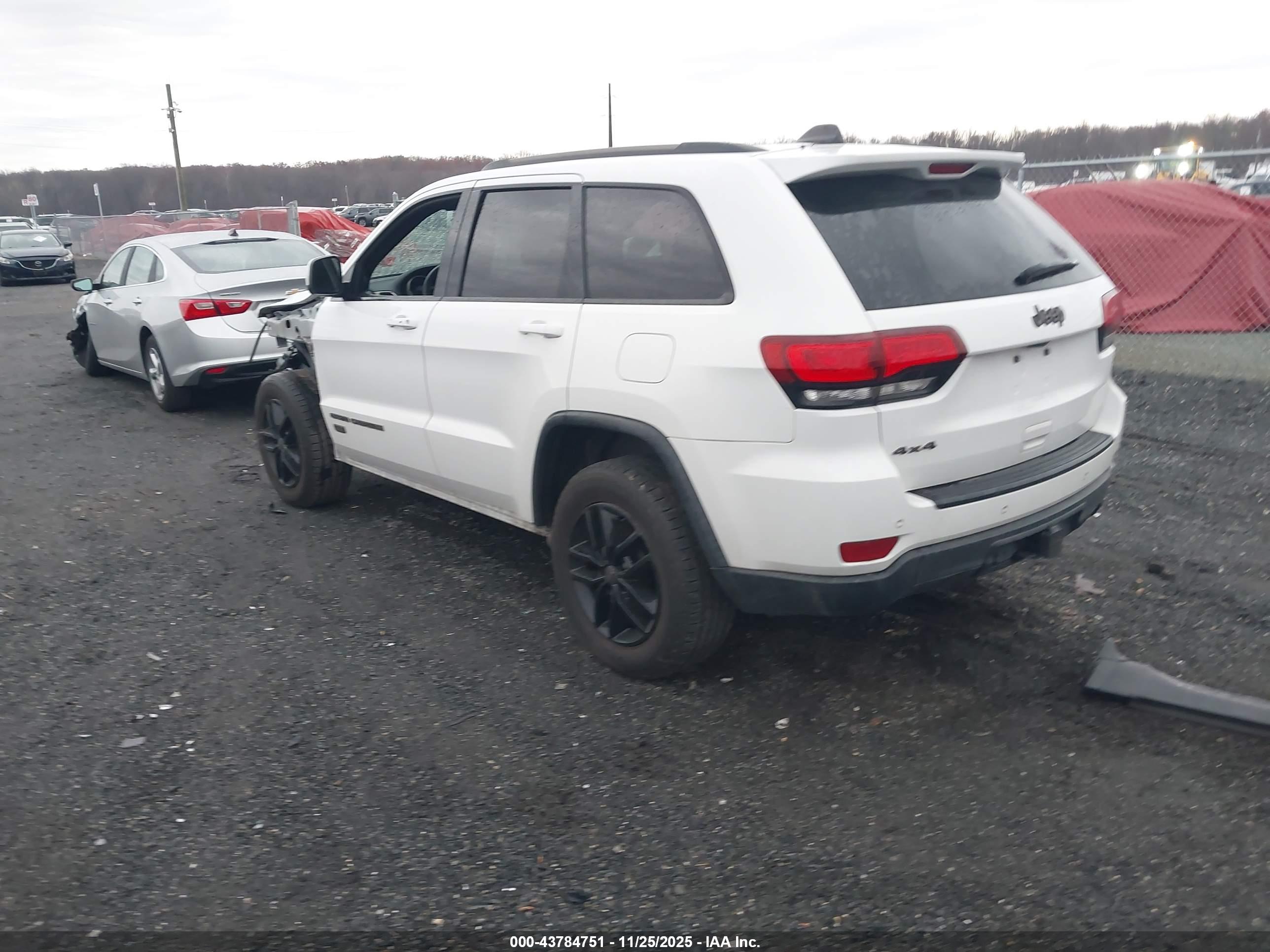 JEEP GRAND image 3