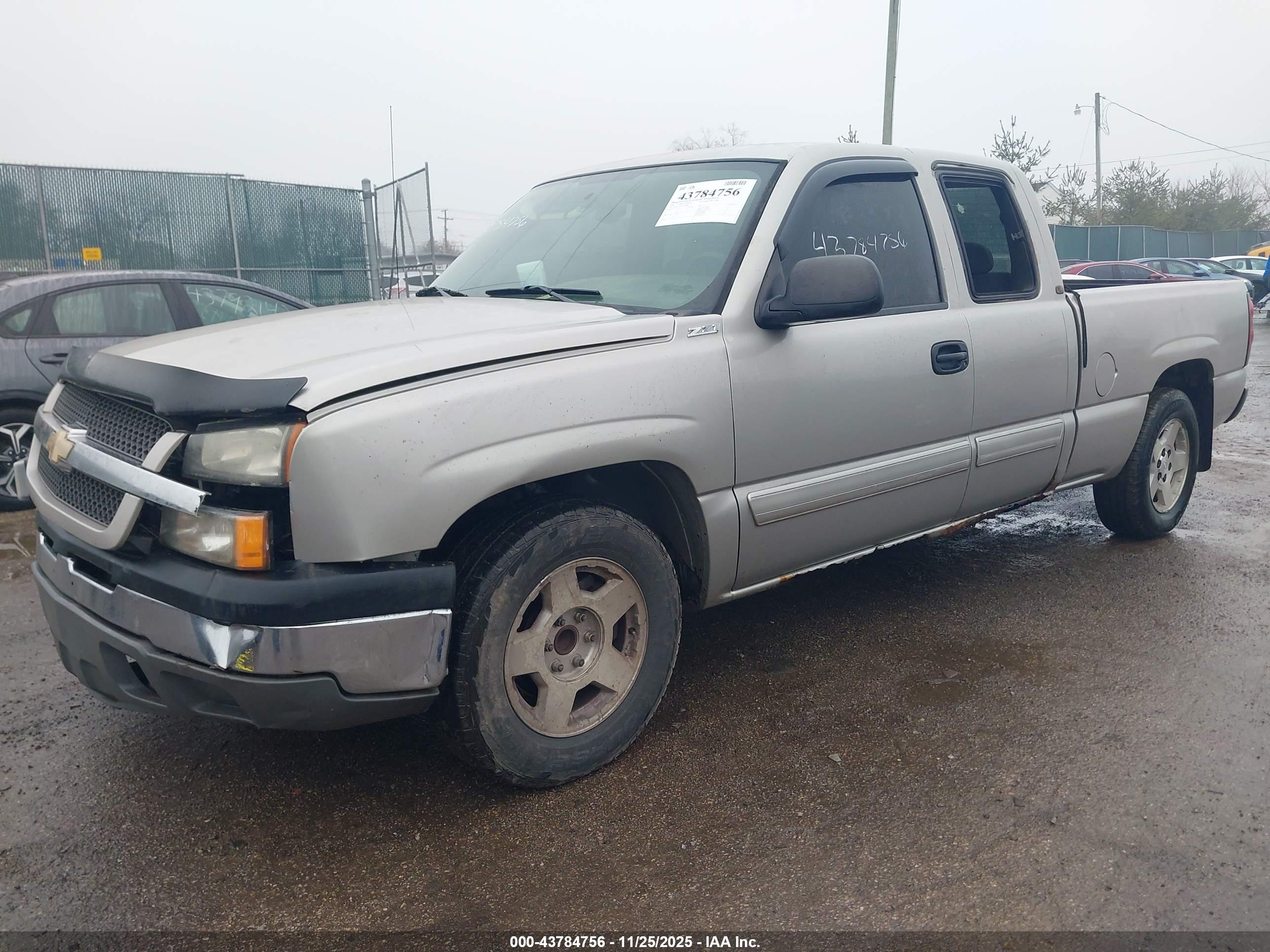 CHEVROLET SILVERADO image 2