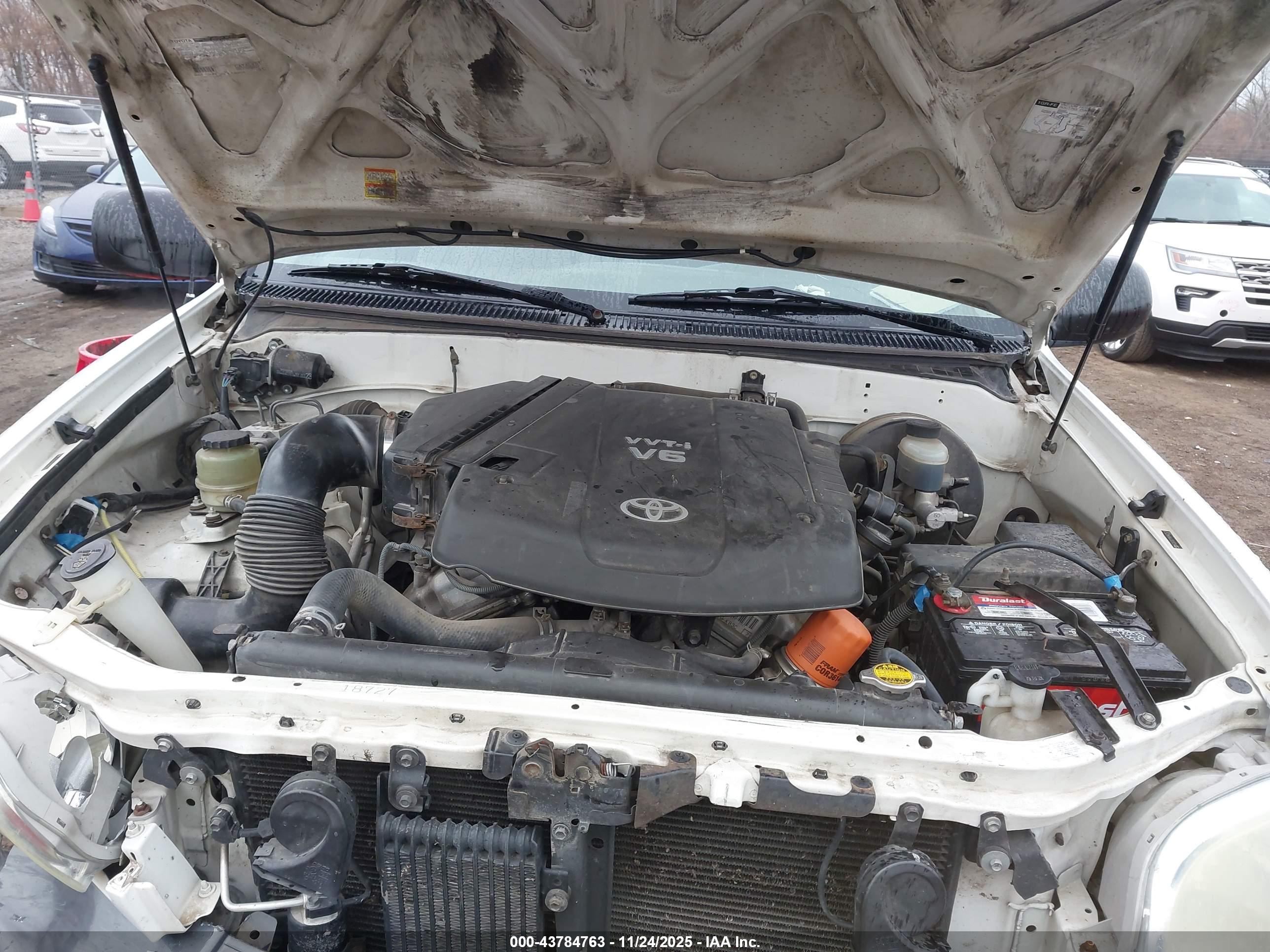 TOYOTA TUNDRA image 10