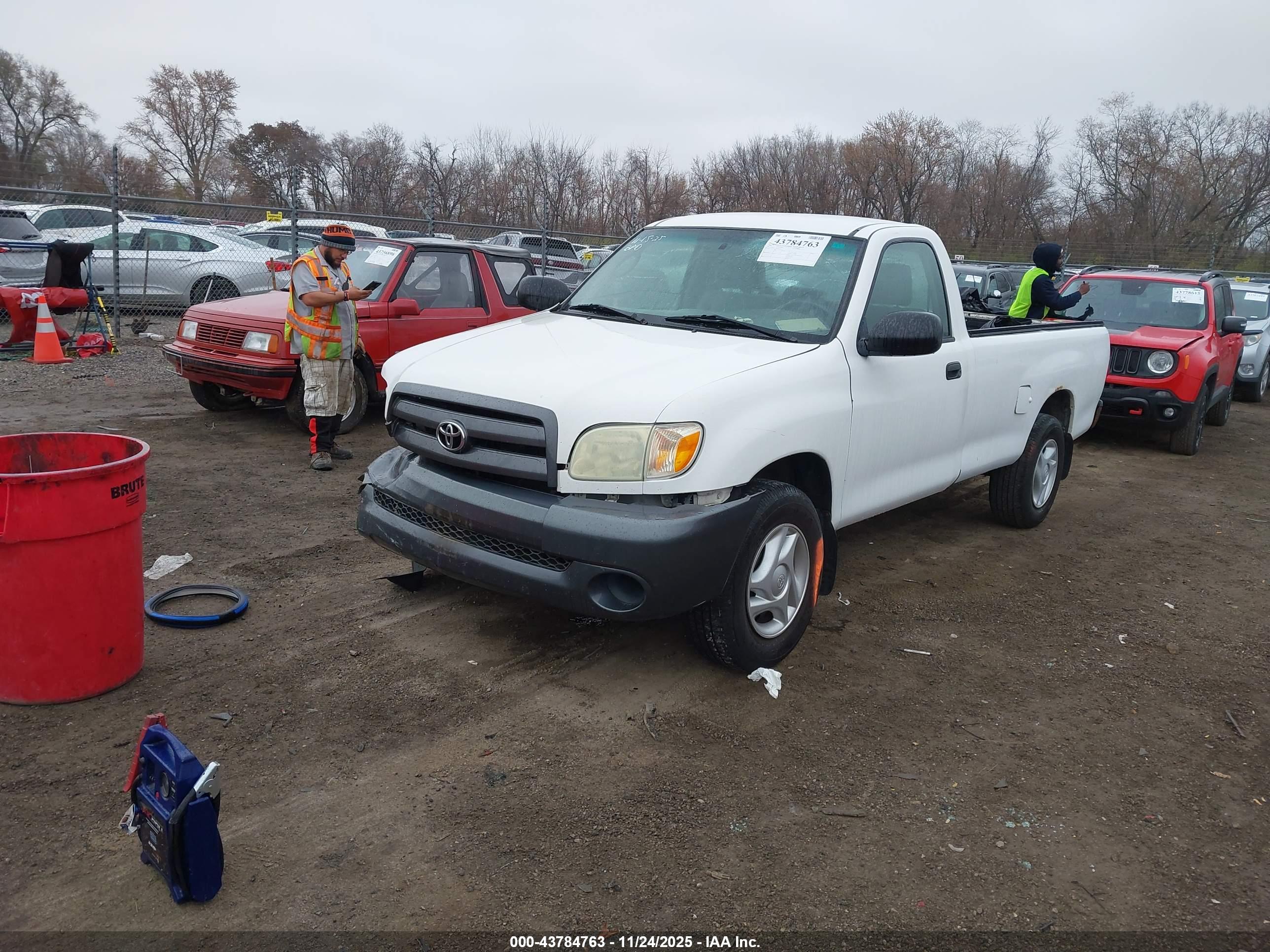 TOYOTA TUNDRA image 2