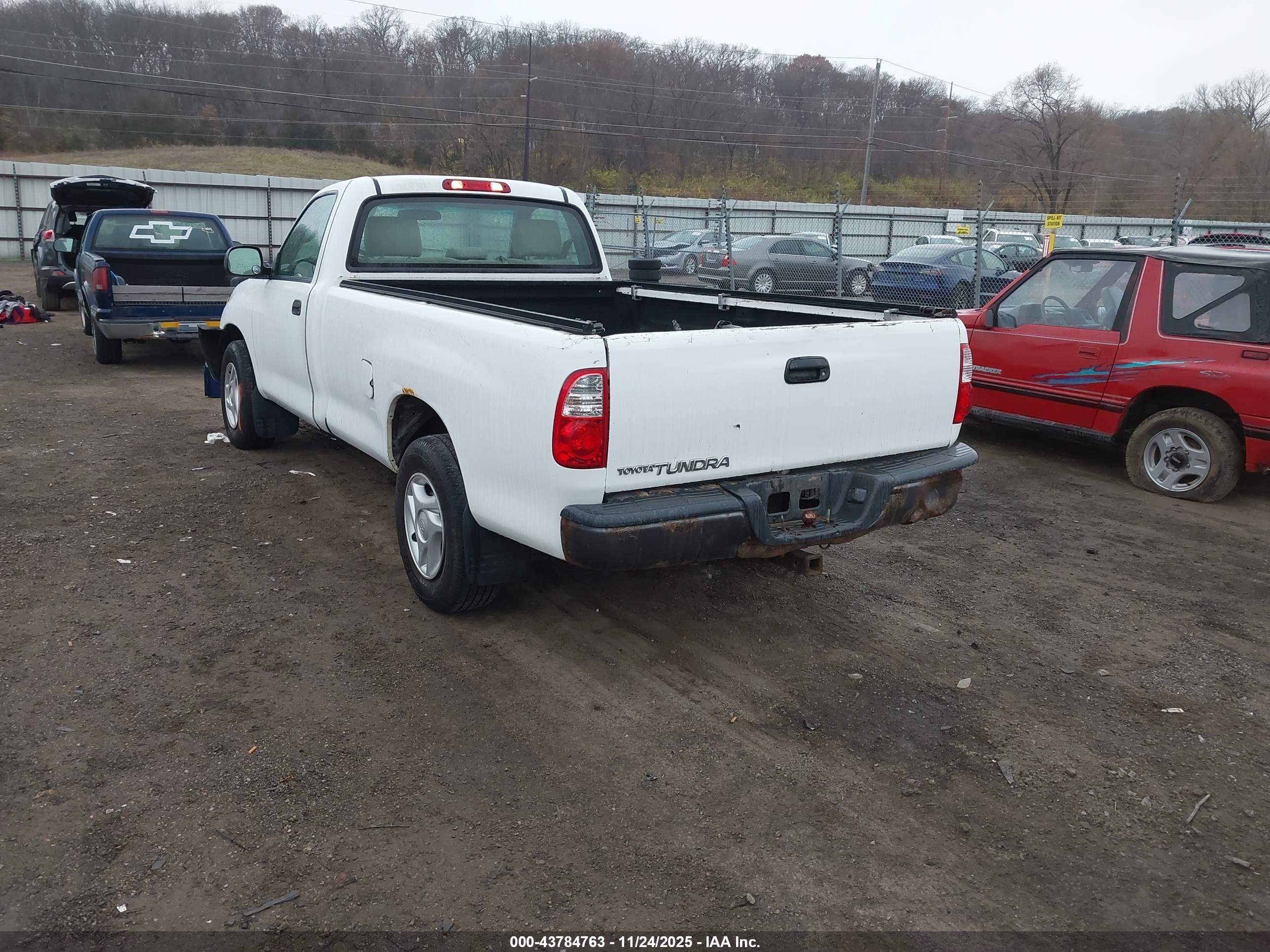 TOYOTA TUNDRA image 3