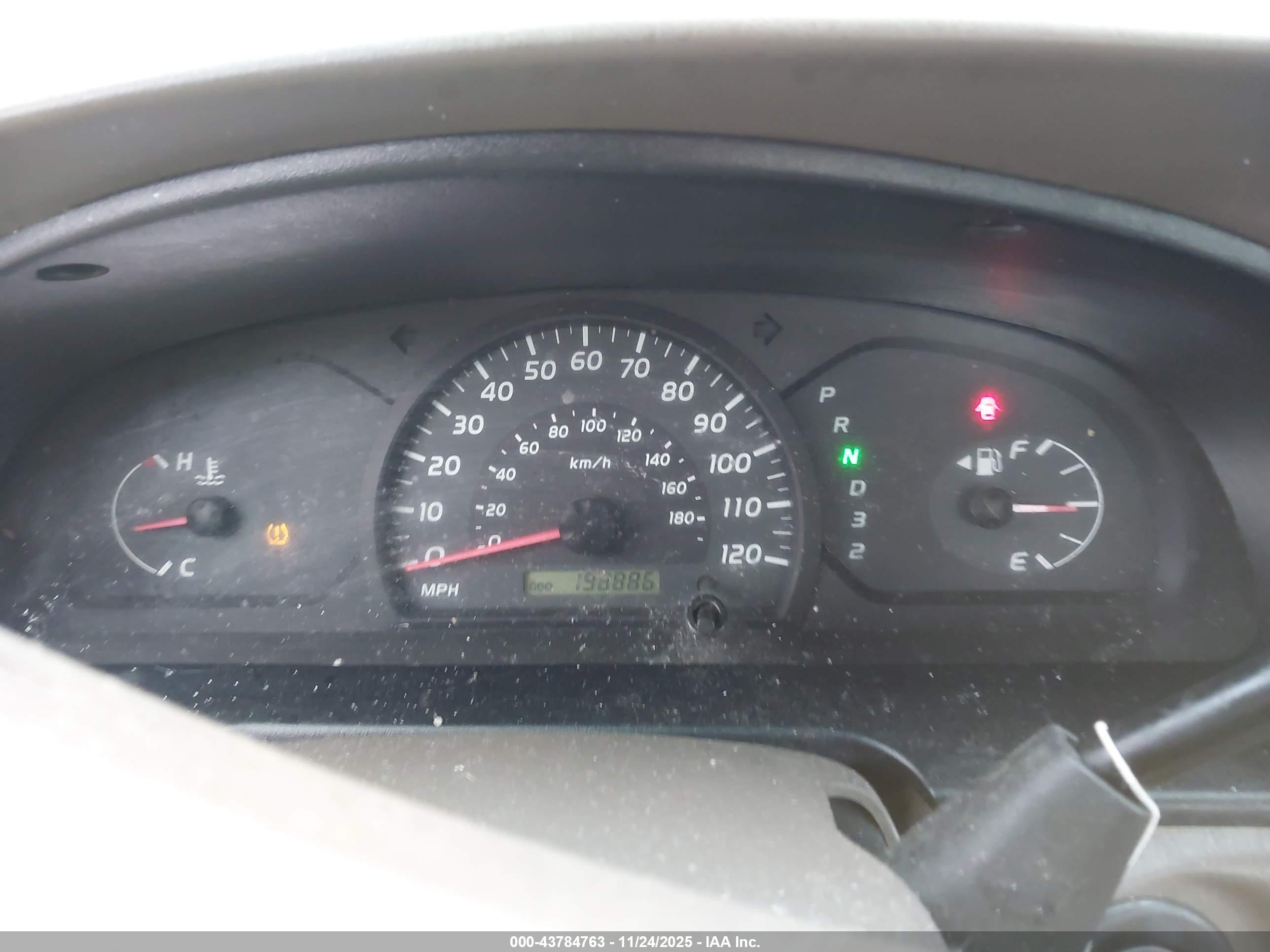 TOYOTA TUNDRA image 7