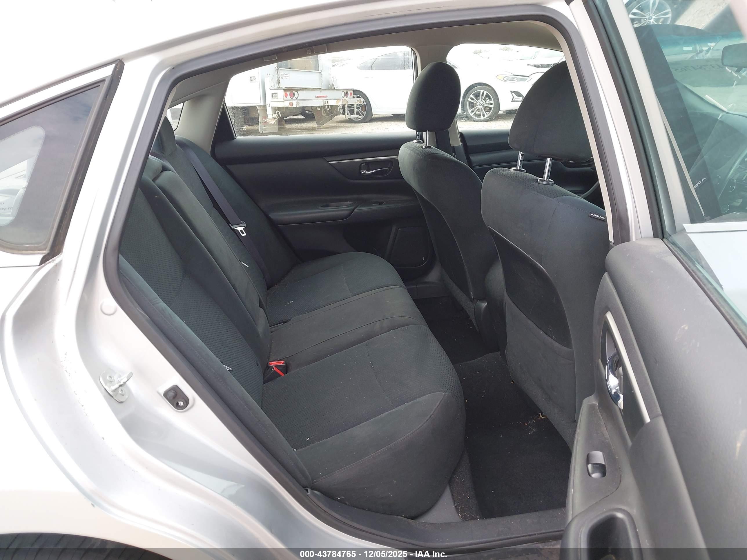 NISSAN ALTIMA image 8