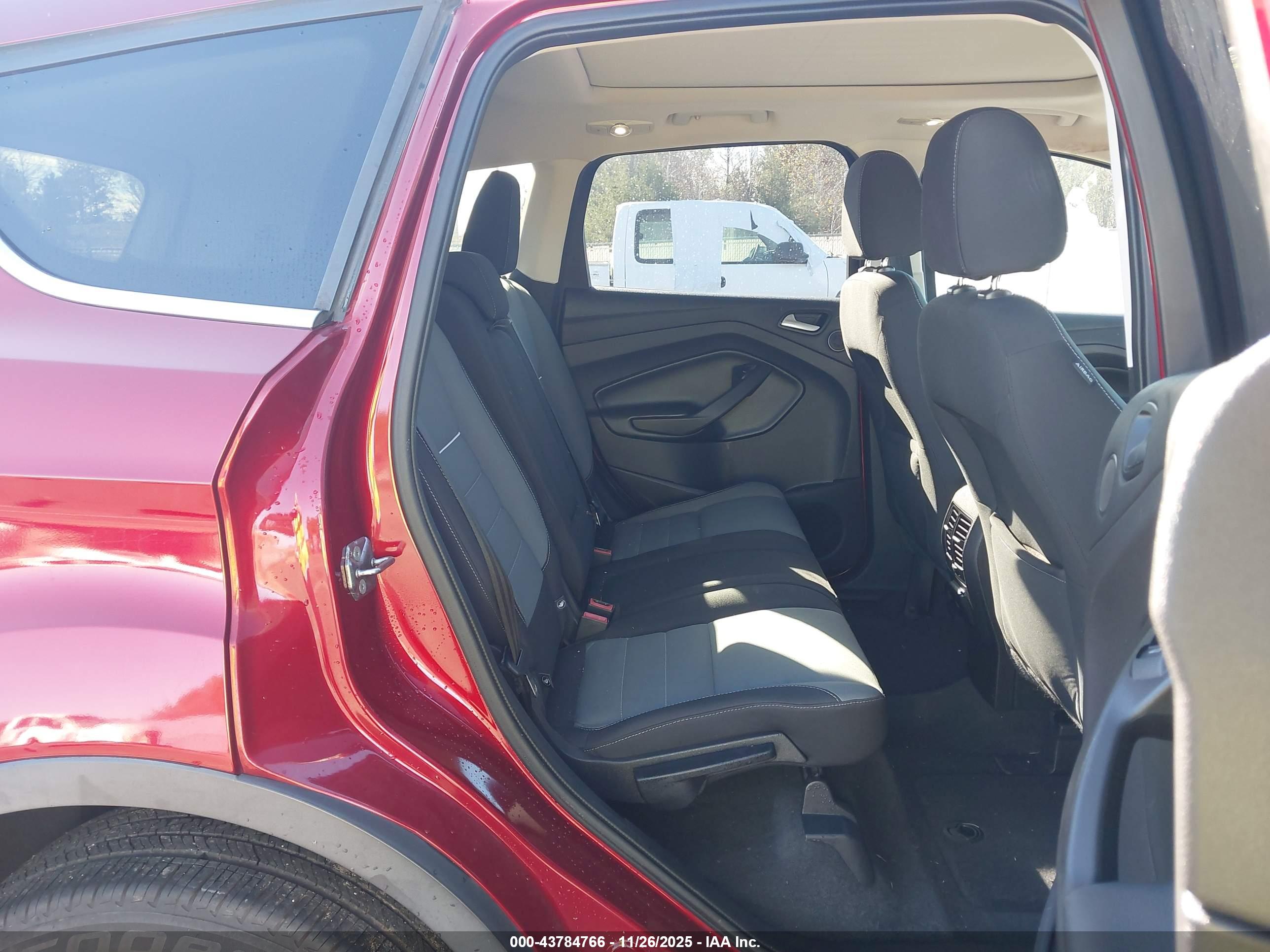 FORD ESCAPE image 8