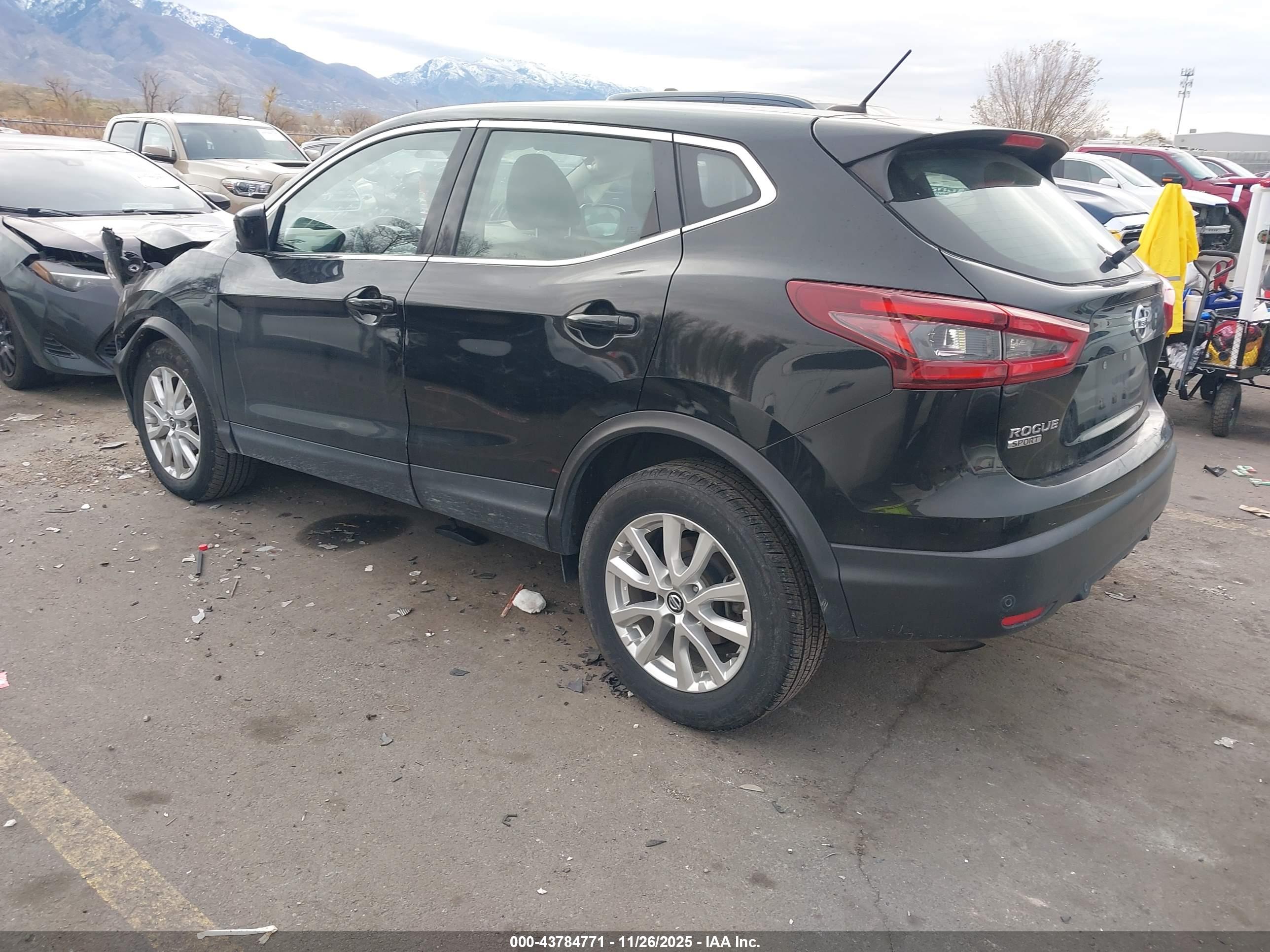 NISSAN ROGUE image 3